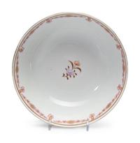A Chinese Export Porcelain Dinner Service