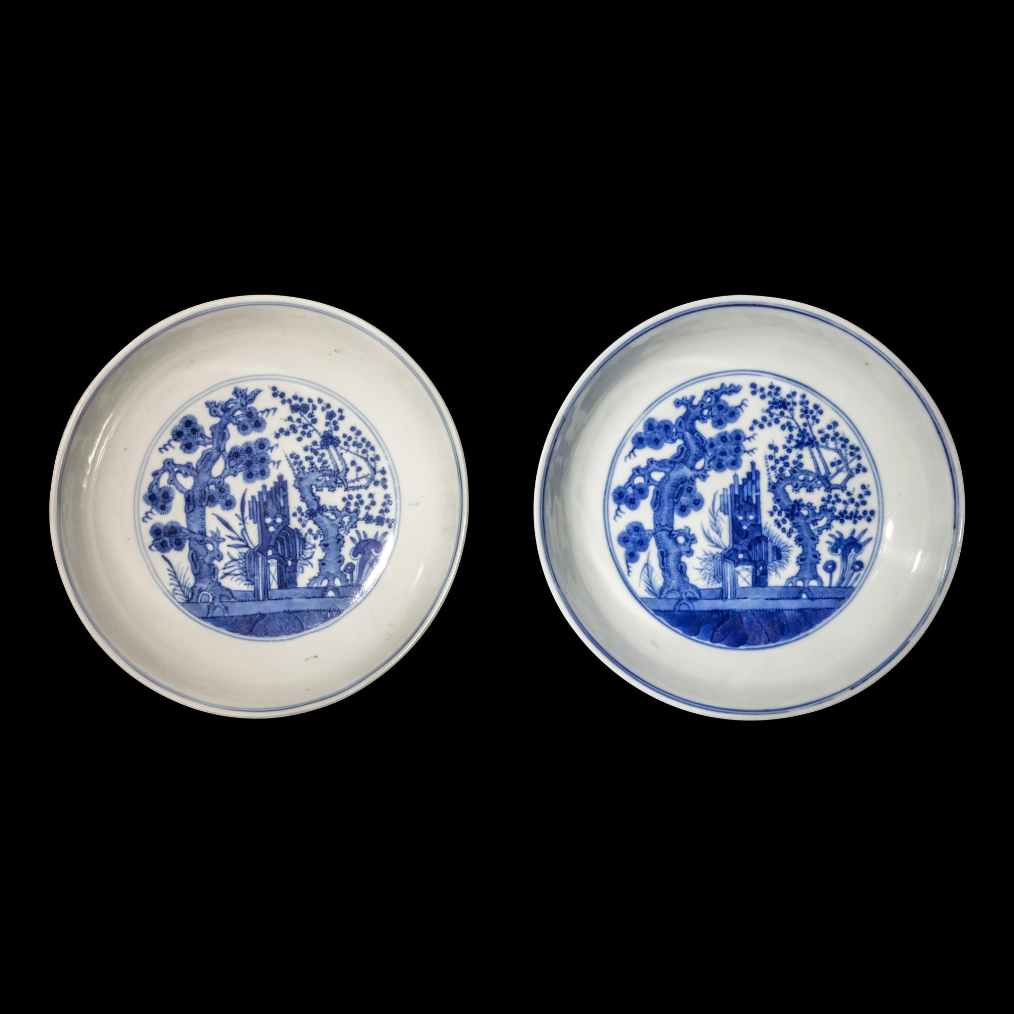 A Pair of Chinese Blue and White Porcelain 'Three Friends of Winter' Plates, 19th Century 清晚期 青花歲寒三友賞盤一對