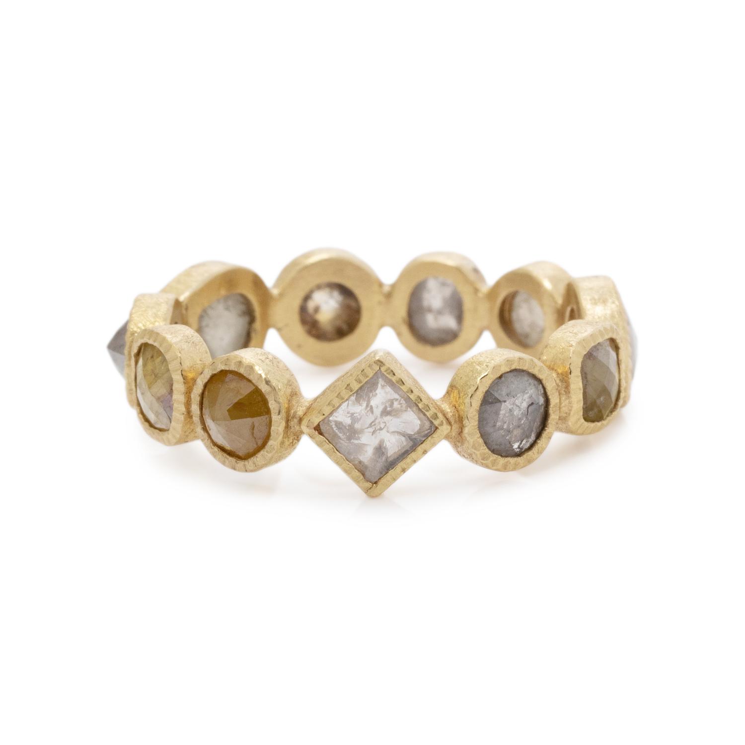 YELLOW GOLD AND COLORED DIAMOND BAND