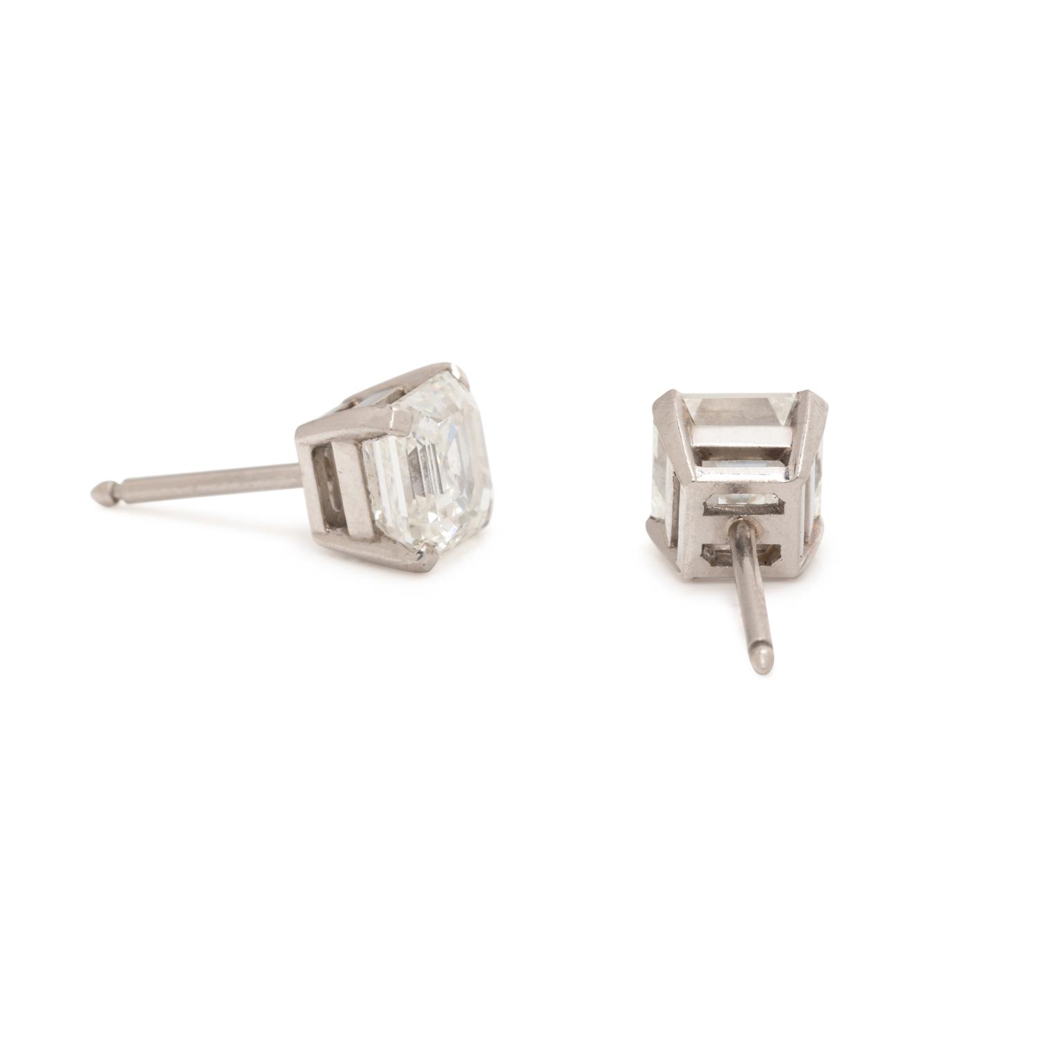 DIAMOND STUD EARRINGS