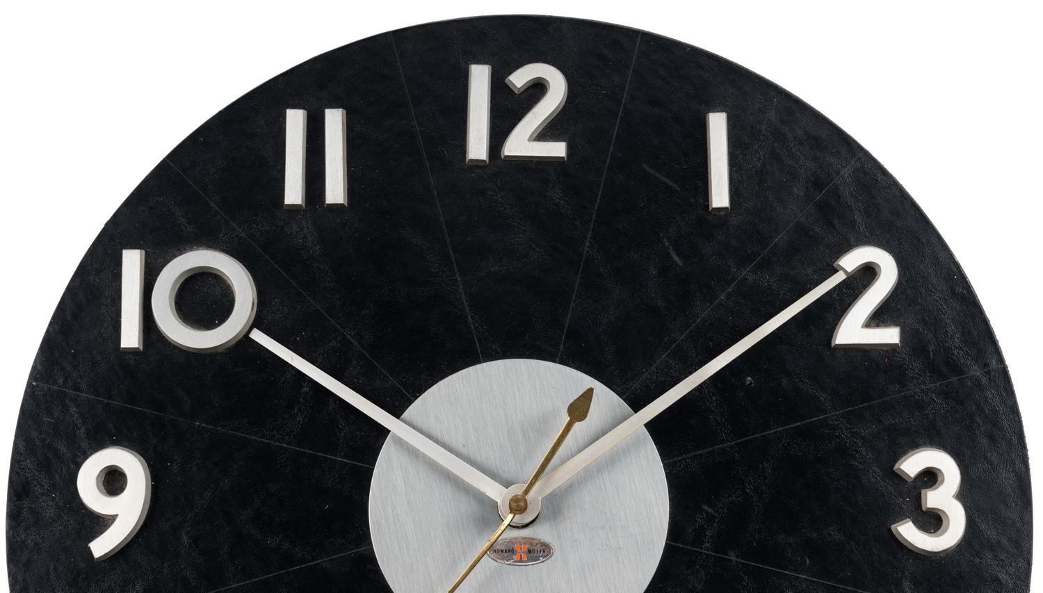 Wall Clock, model 2504 Howard Miller Clock Company, USA