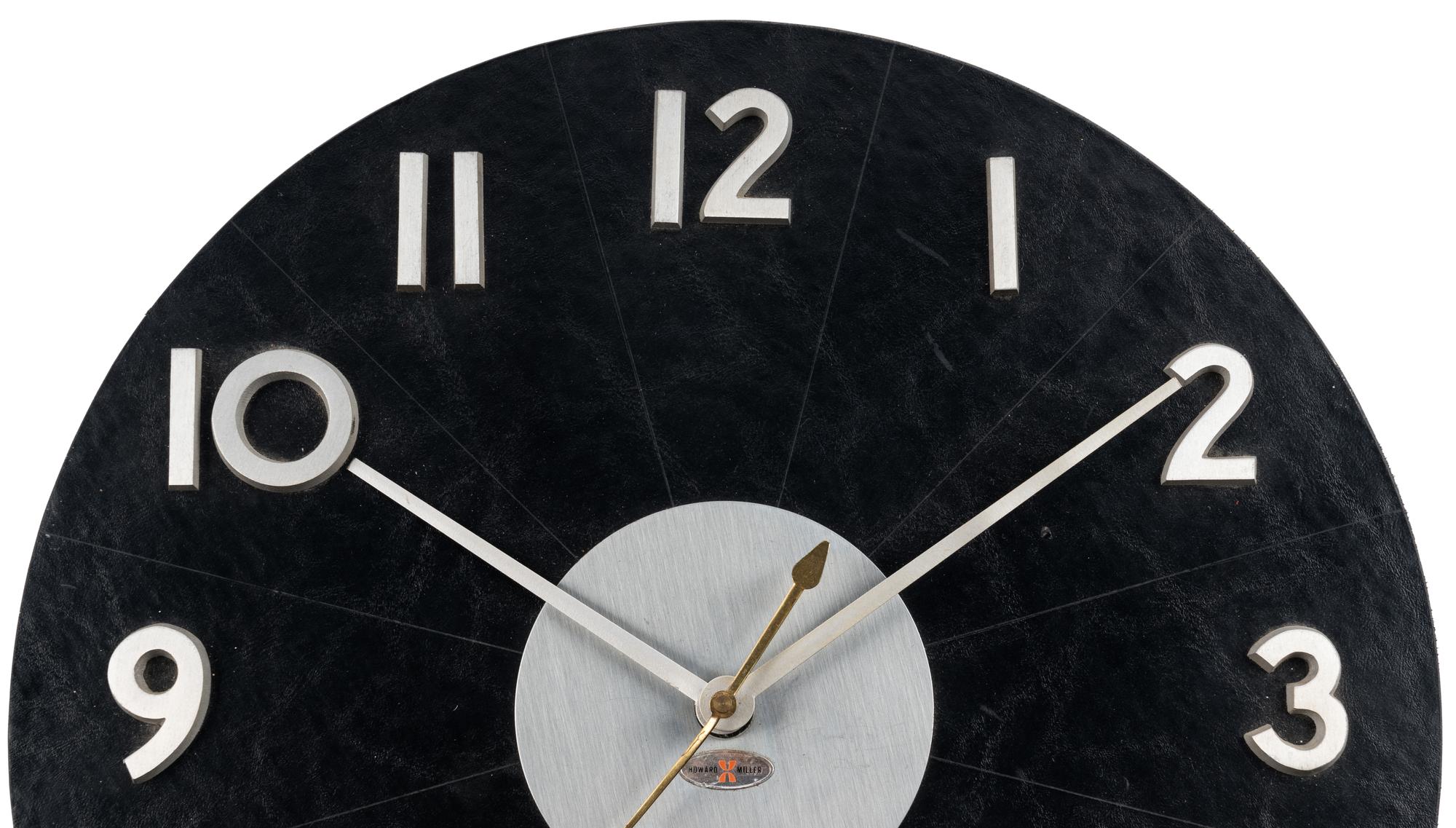 Wall Clock, model 2504 Howard Miller Clock Company, USA