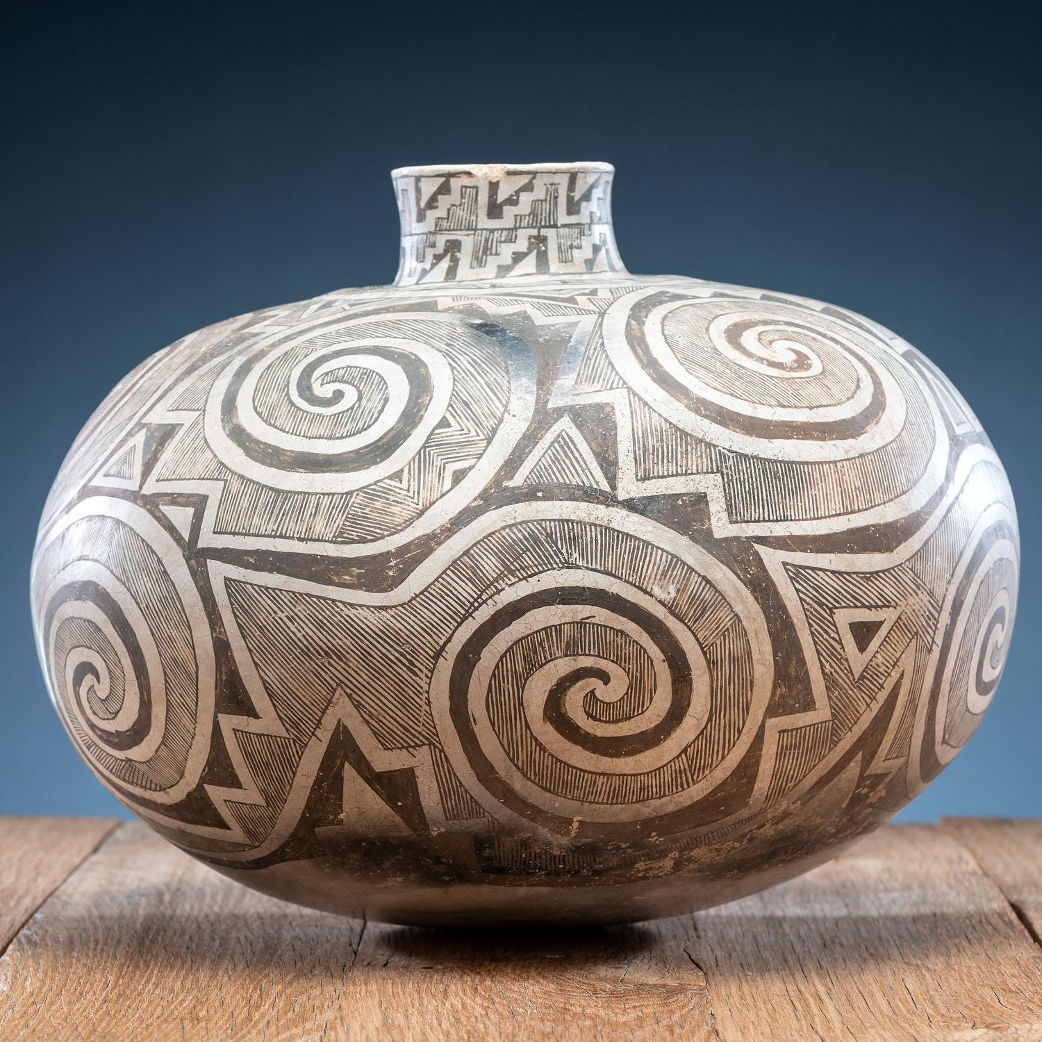 Tularosa, Black-on-White Pottery Olla