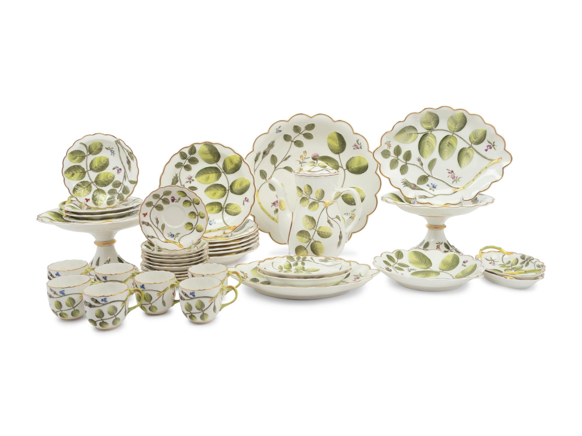 A Worcester Blind Earl Porcelain Dessert Service