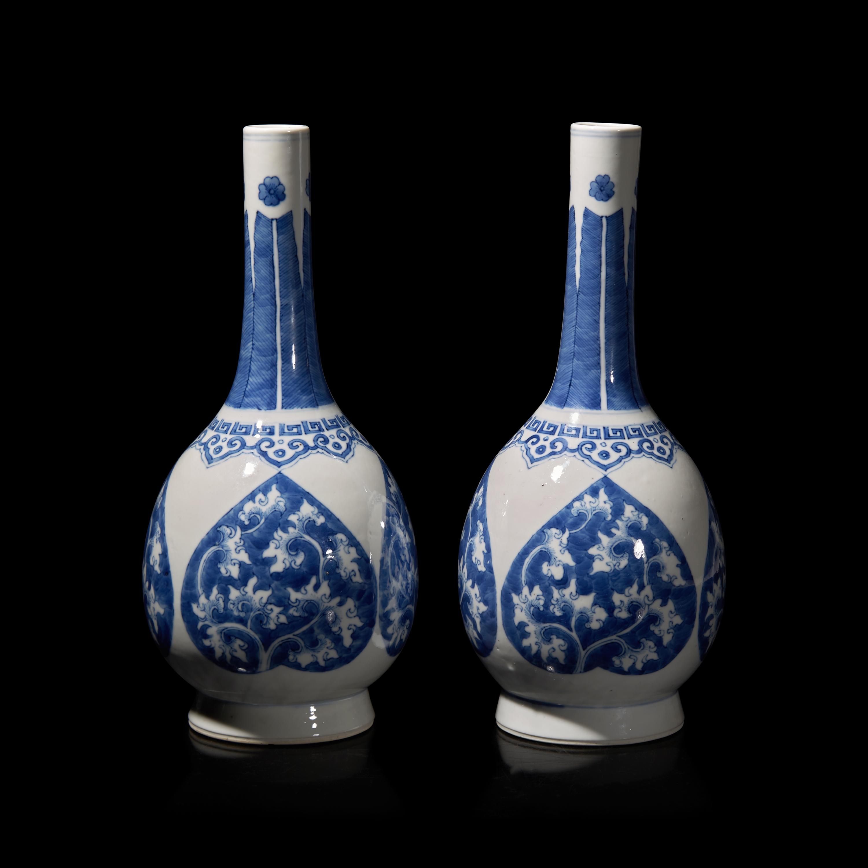 A Pair of Chinese Blue and White Porcelain Bottle Vases, Probably Guangxu Period 或光緒 青花賞瓶一對