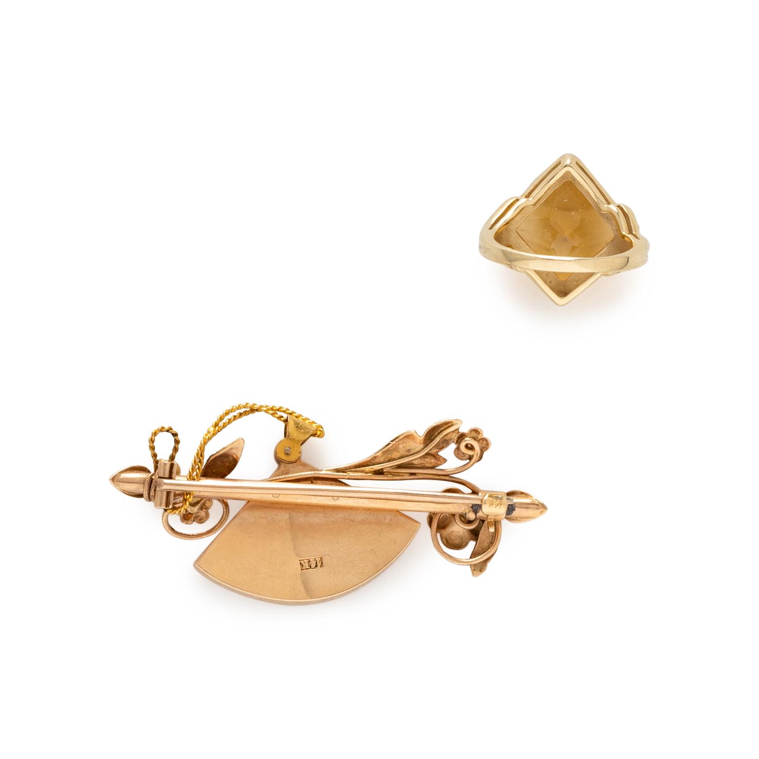 COLLECTION OF YELLOW GOLD JEWELRY