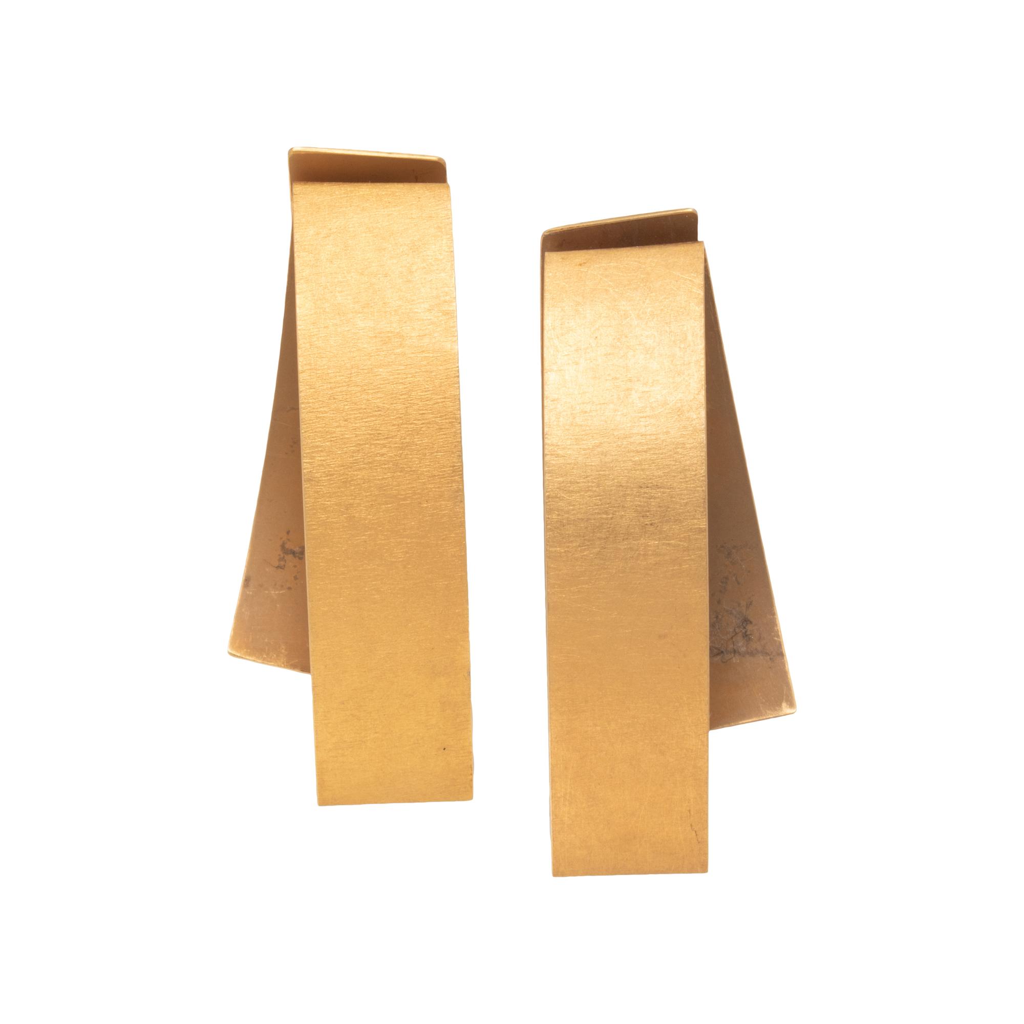ATTRIBUTED TO ULLA AND MARTIN KAUFMANN, YELLOW GOLD CLIP EARRINGS