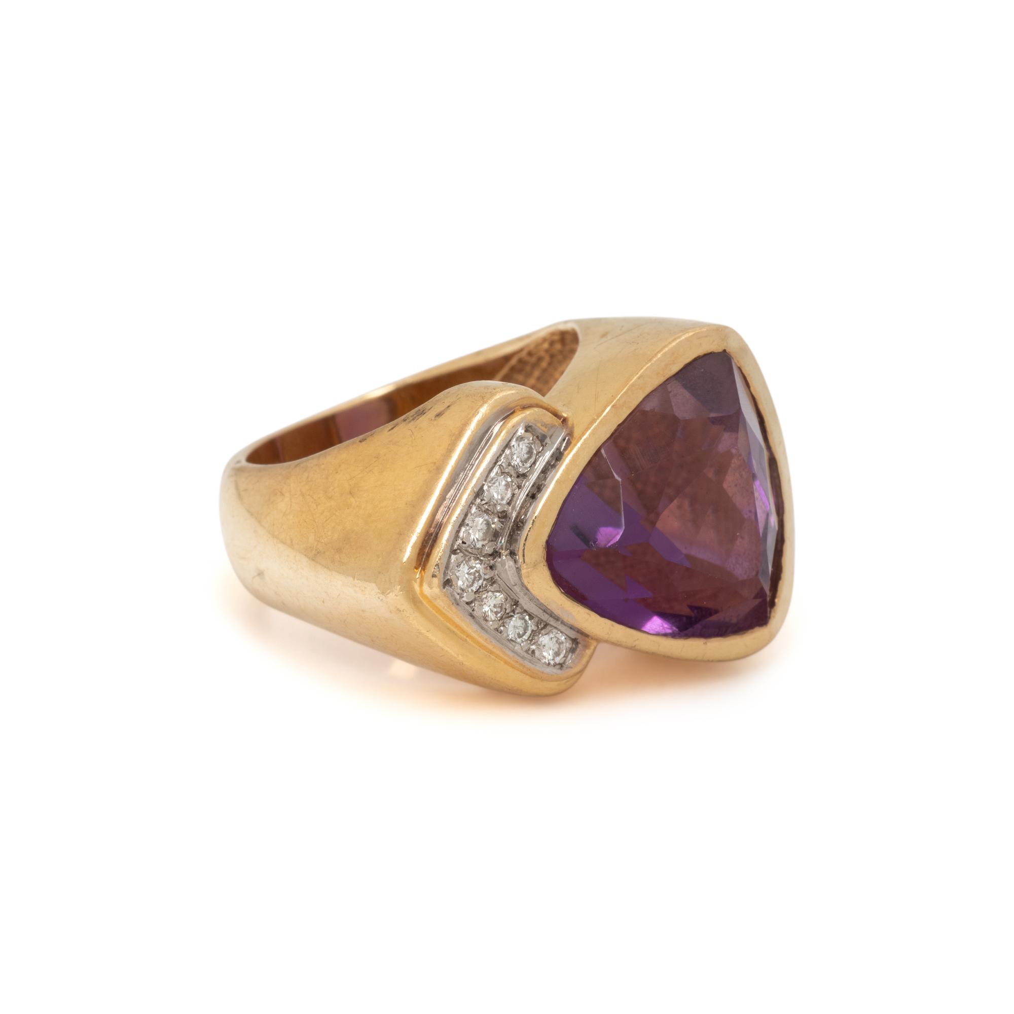 AMETHYST, DIAMOND, AND GOLD RING