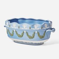 A Wedgwood Tricolor Jasperware Montieth Bowl UK, late 20th century