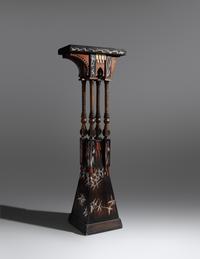 Pedestal Table
