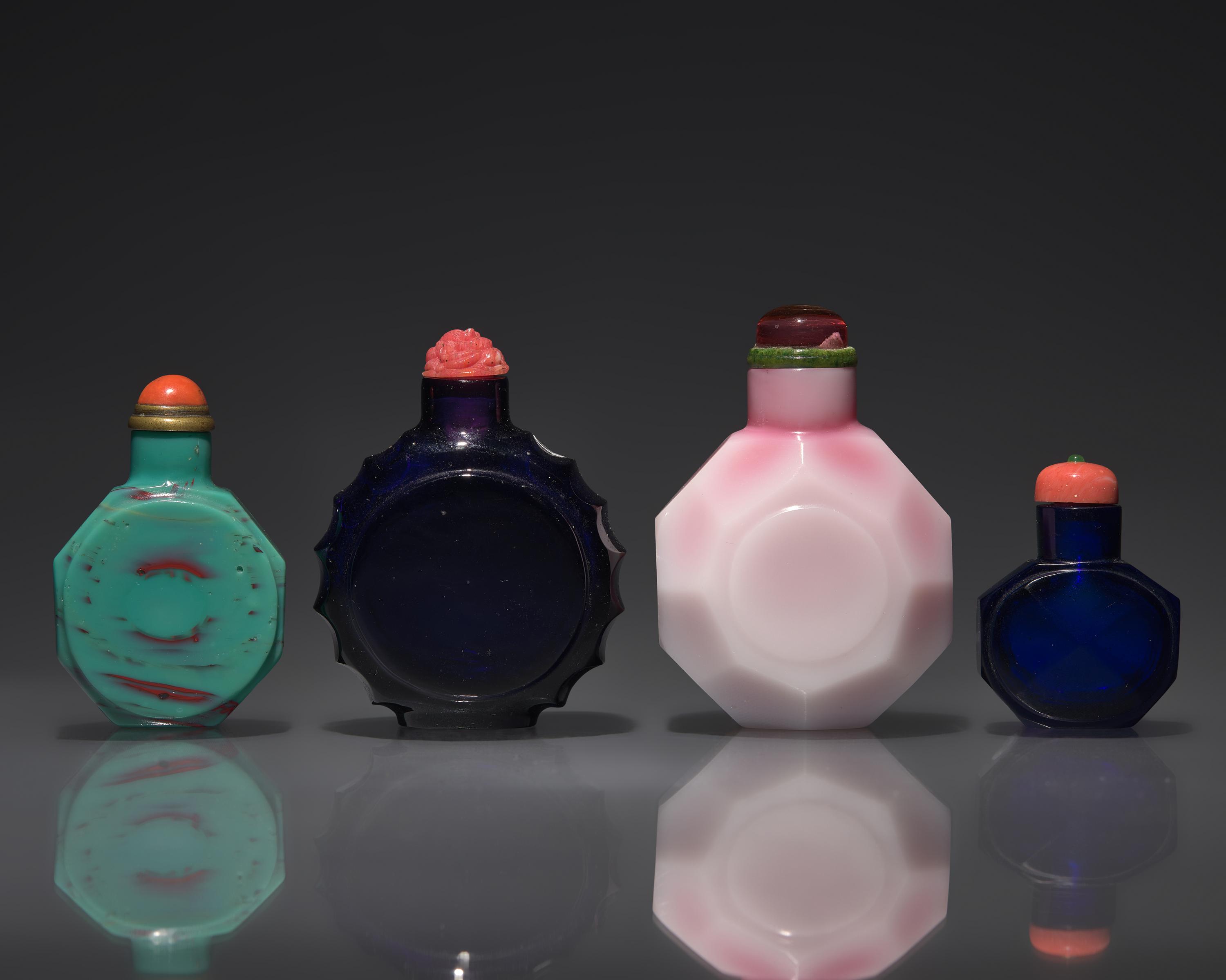 Four Chinese Faceted Glass Snuff Bottles, 18th/Early 19th Century and Later — 清中期及以後 料器磨棱鼻煙壺四支