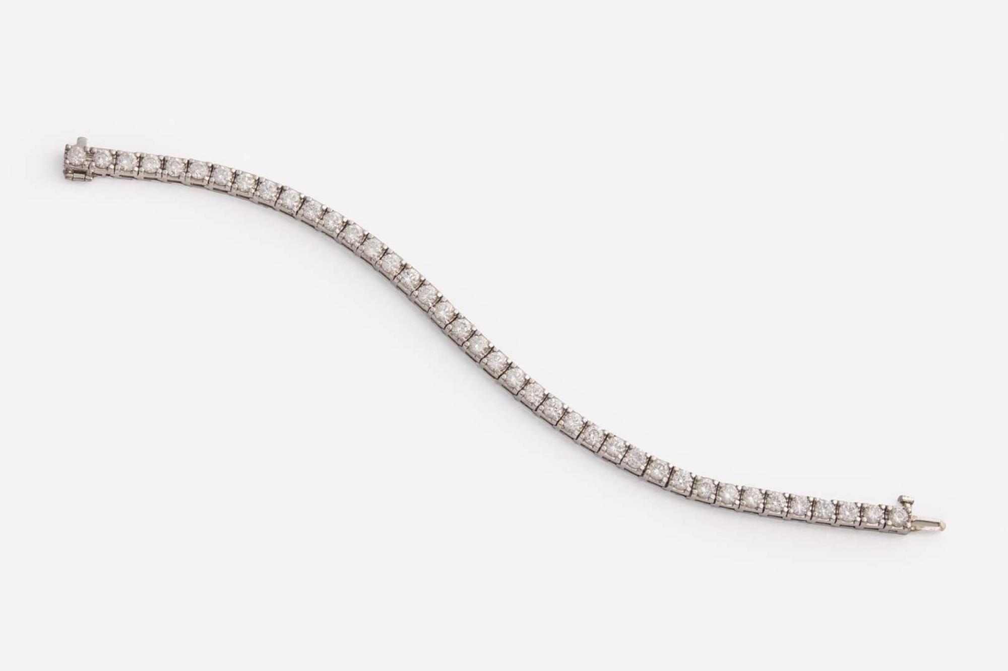 A 14K White Gold and Diamond Tennis Bracelet