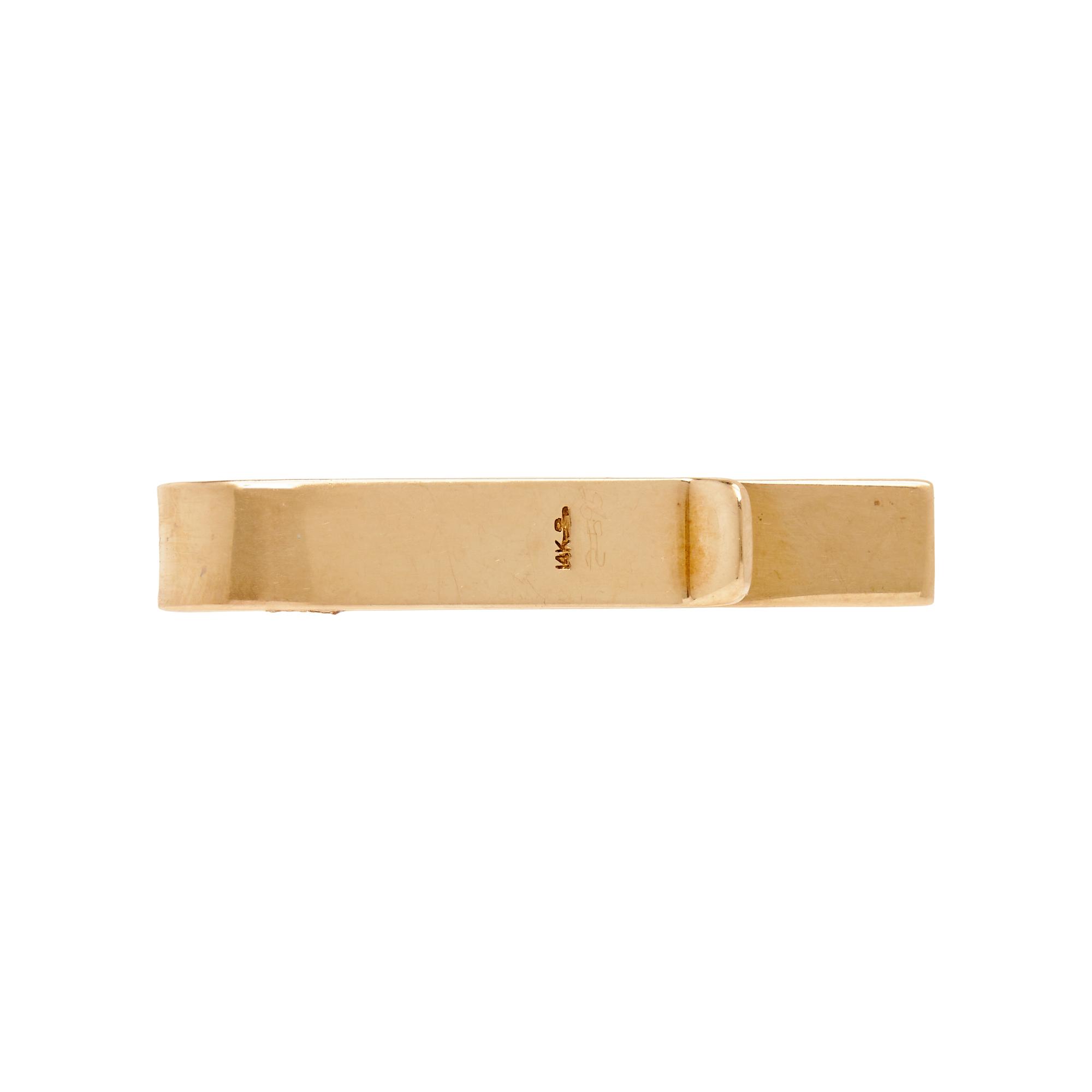 COLLECTION OF YELLOW GOLD MEN'S ACCESSORIES