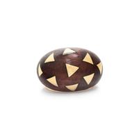 VAN CLEEF & ARPELS, YELLOW GOLD AND CARVED WOOD RING
