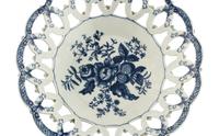 A Worcester Porcelain Basket