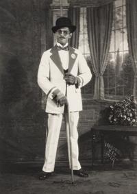James Van Der Zee (1886-1983) "James Van Der Zee: Eighteen Photographs , 1905-1939"; and selected studio portraits