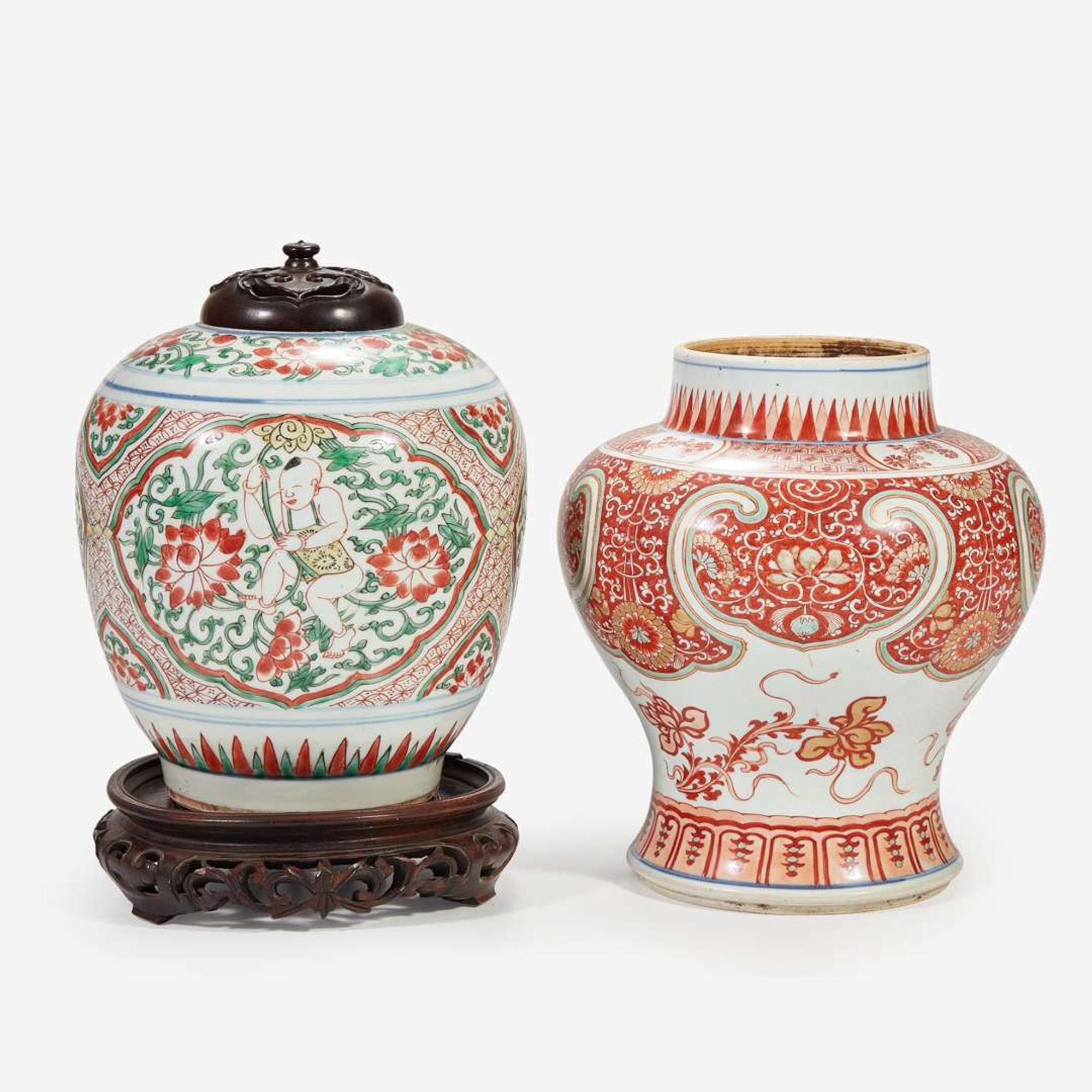 Two Chinese famille verte decorated porcelain jars 17th/18th century