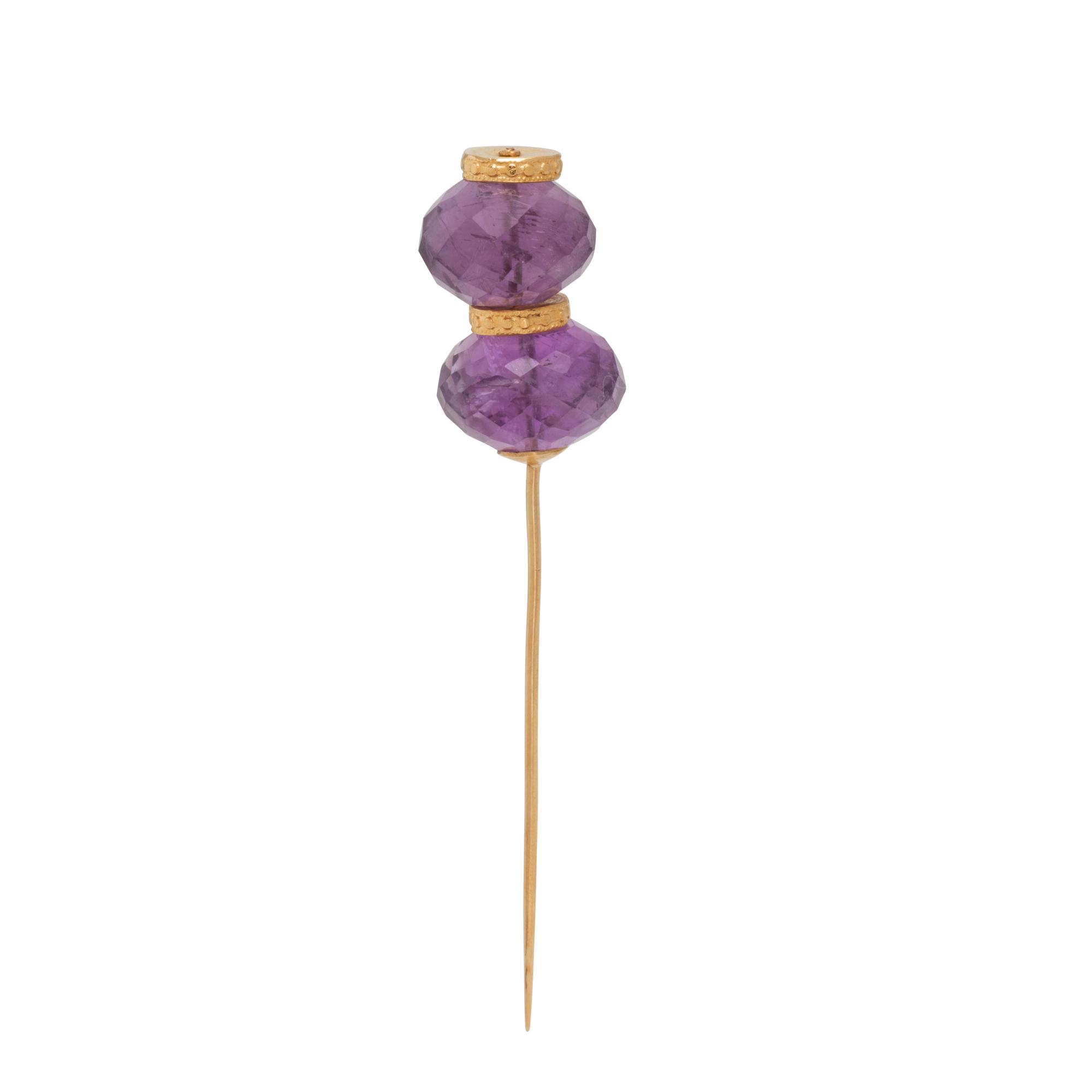 YELLOW GOLD AND AMETHYST STICK PIN