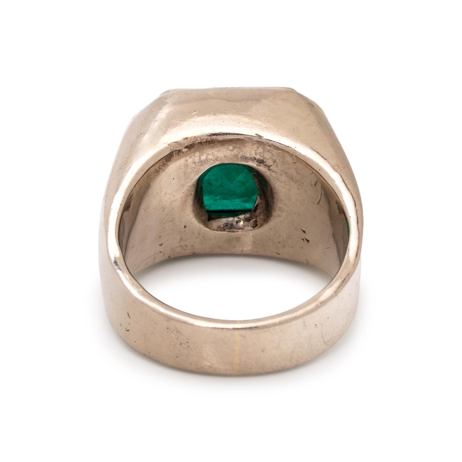 EMERALD AND DIAMOND RING