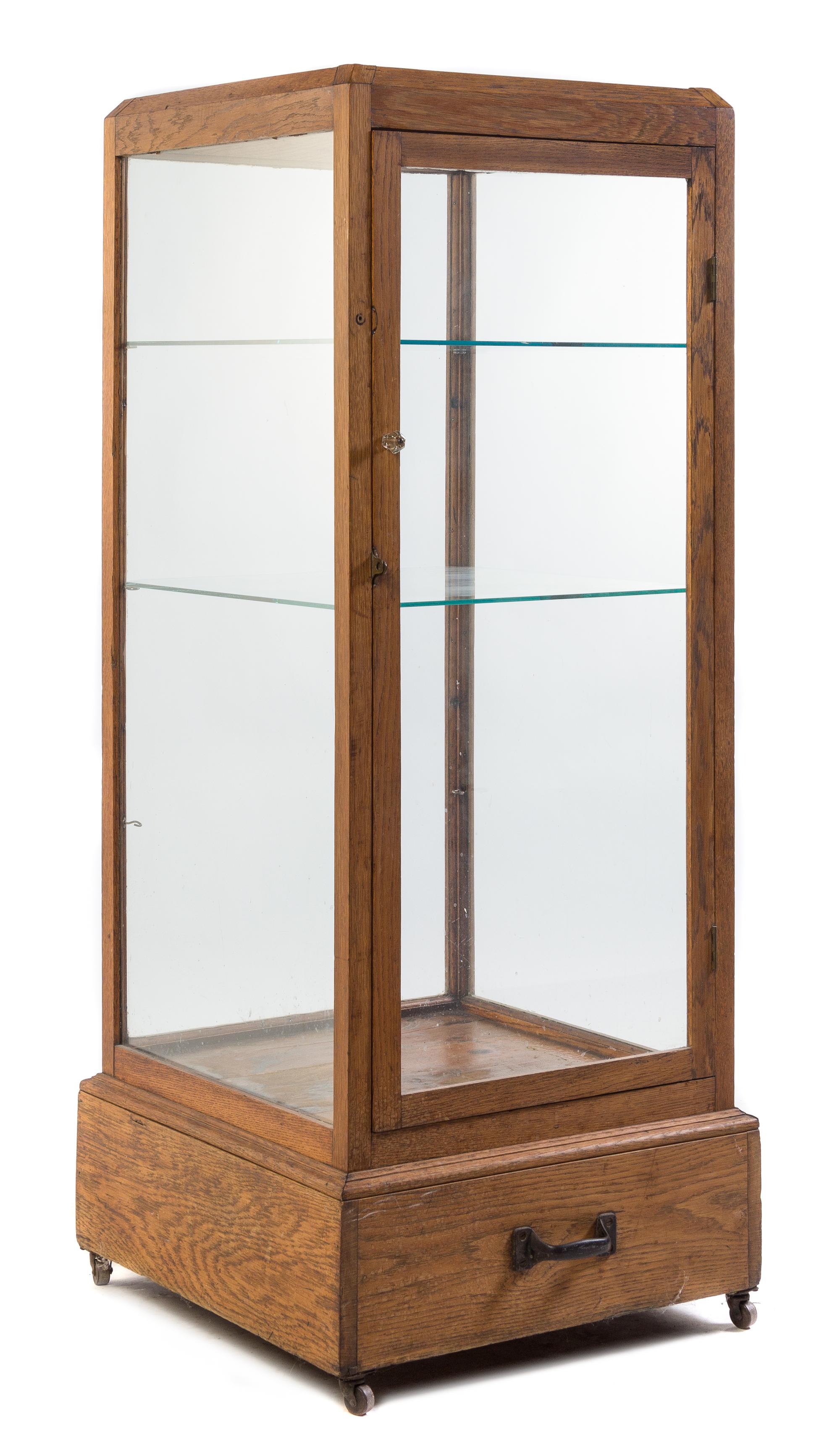 An American Oak Show Case Height 58 x width 22 x depth 22 inches. — 19TH/20TH CENTURY