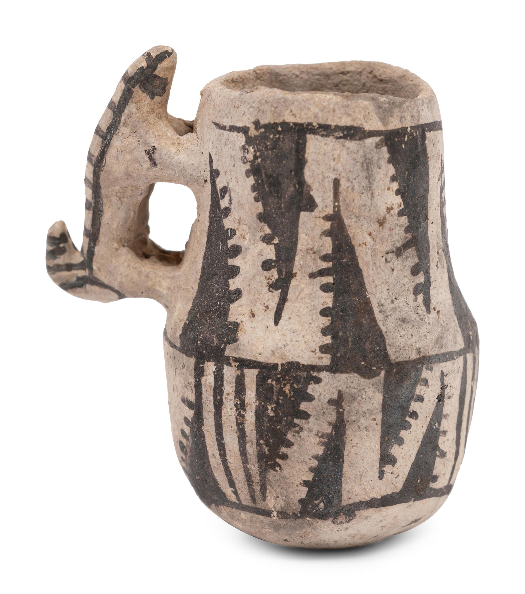 Anasazi Black-on-White Miniature Pottery Mug, with Skunk Handle