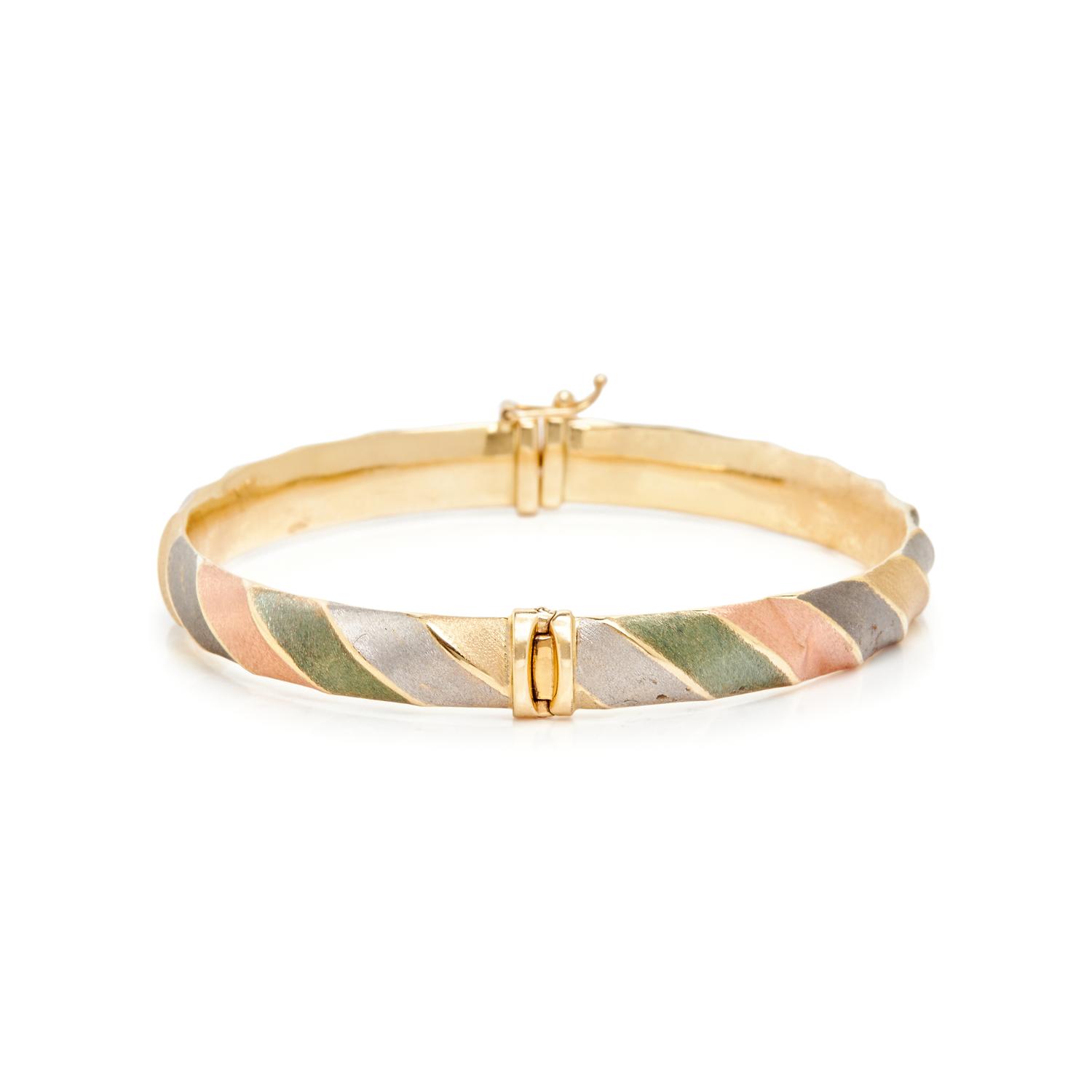 COLLECTION OF GOLD BANGLE BRACELETS