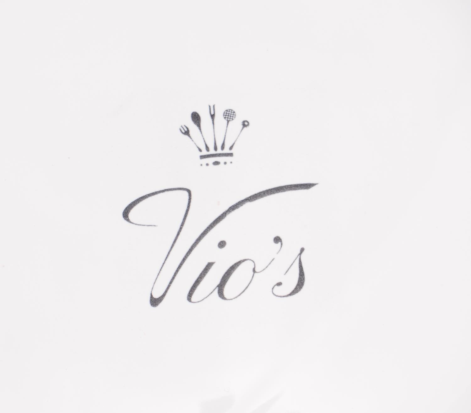 A Vio’s Faience Dinner Service