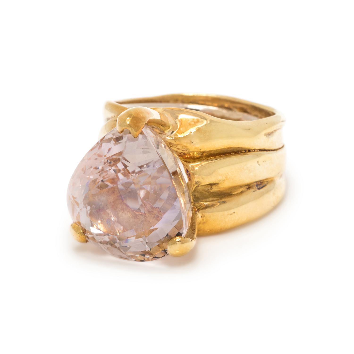 ANGELA PINTALDI, YELLOW GOLD AND MORGANITE RING