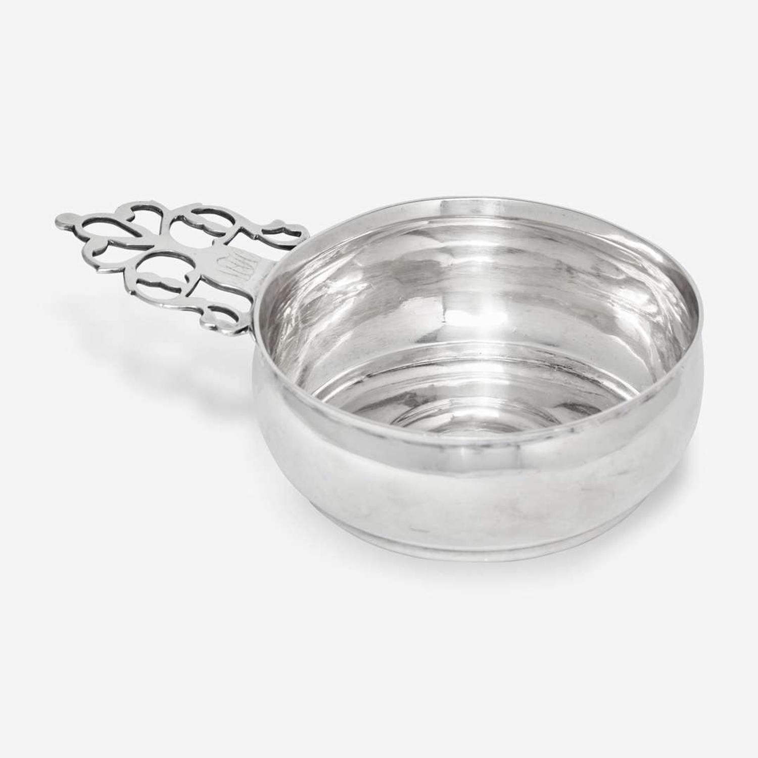 A silver porringer John Gladding Gibbs (1751-1797), Providence, RI, circa 1790