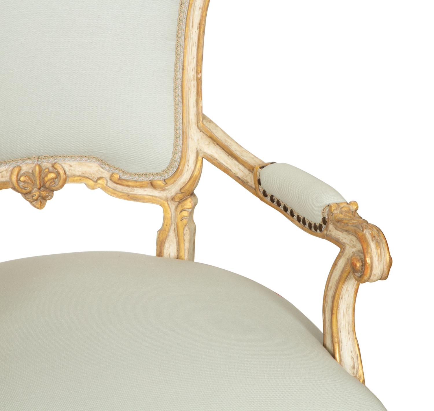 Six Ebanista Dauphine II Gilt Decorated Armchairs together with a Pair of Dauphine I Side Chairs — 21st century
