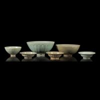 Six Assorted Celadon Bowls and Small Dishes, Song/Yuan Dynasty and Later — 宋/元及更晚 青釉碗碟一組六件