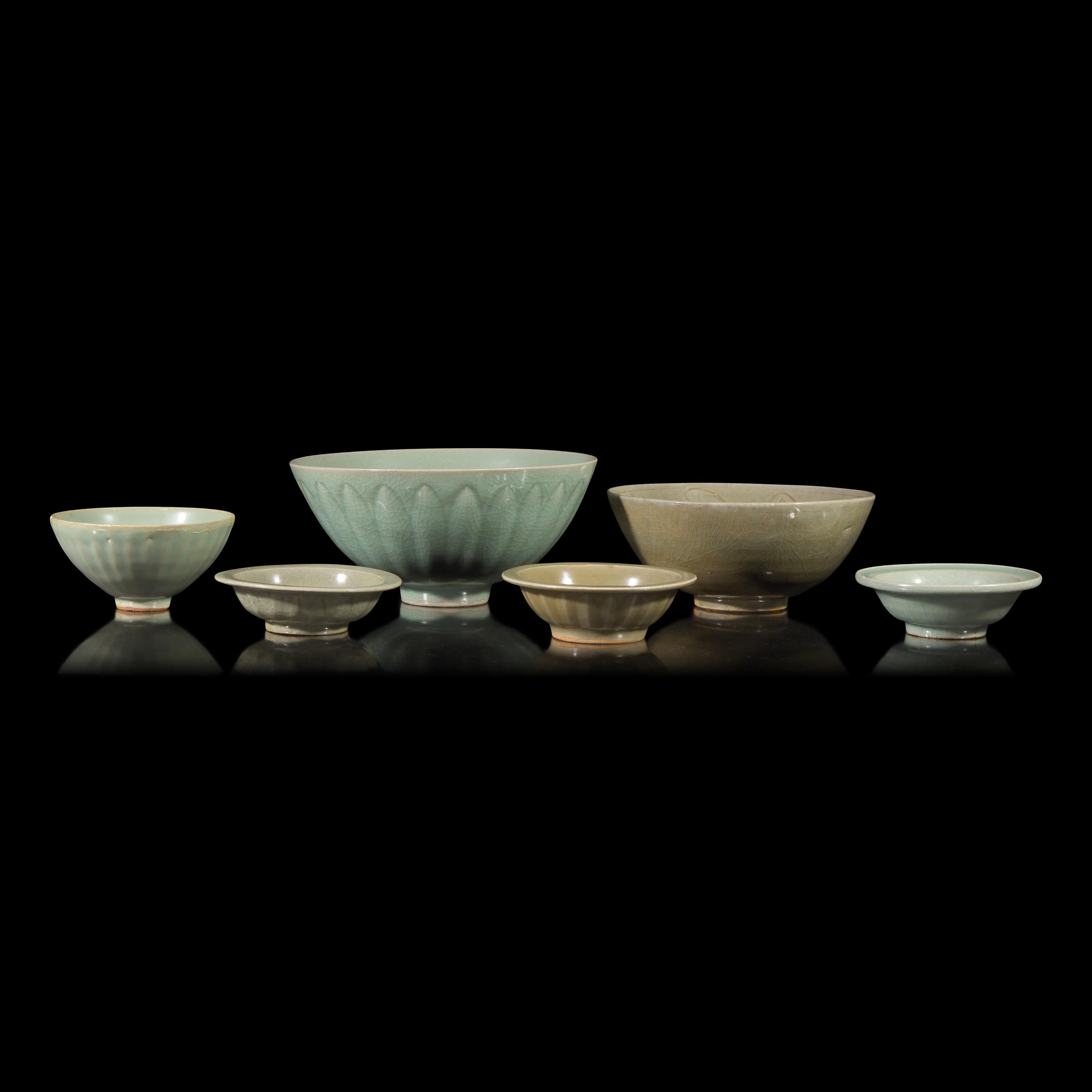 Six Assorted Celadon Bowls and Small Dishes, Song/Yuan Dynasty and Later — 宋/元及更晚 青釉碗碟一組六件