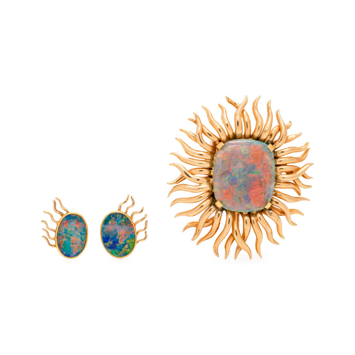 YELLOW GOLD AND OPAL SET