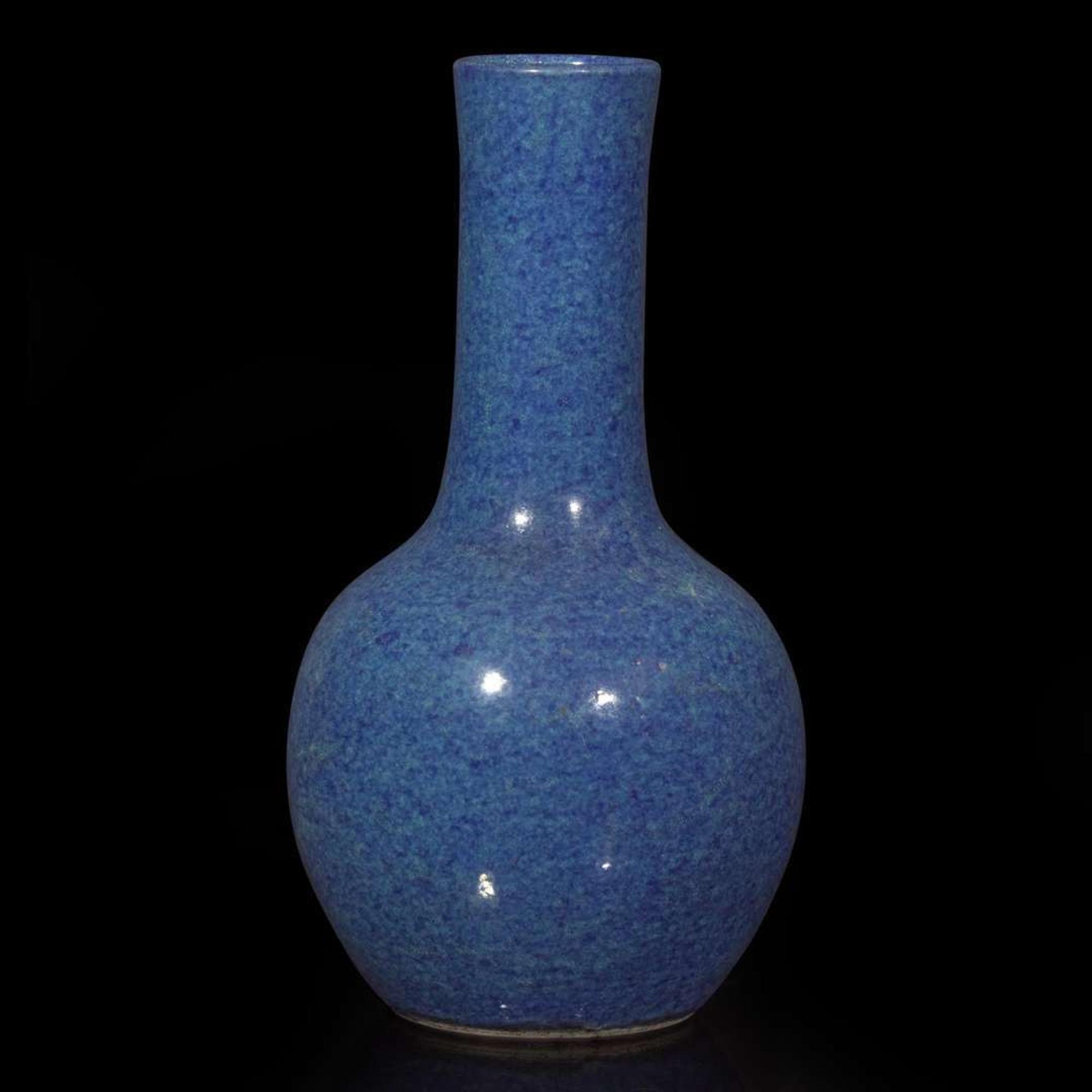A Chinese "Robin's Egg" blue-glazed porcelain vase 炉钧釉蒜头瓶 Qing dynasty, 18th/19th century ? ???????
