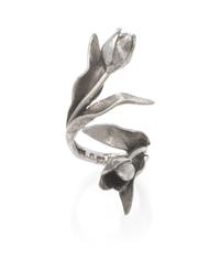 A Sterling Silver Rose Motif Ring, 9.65 dwts.