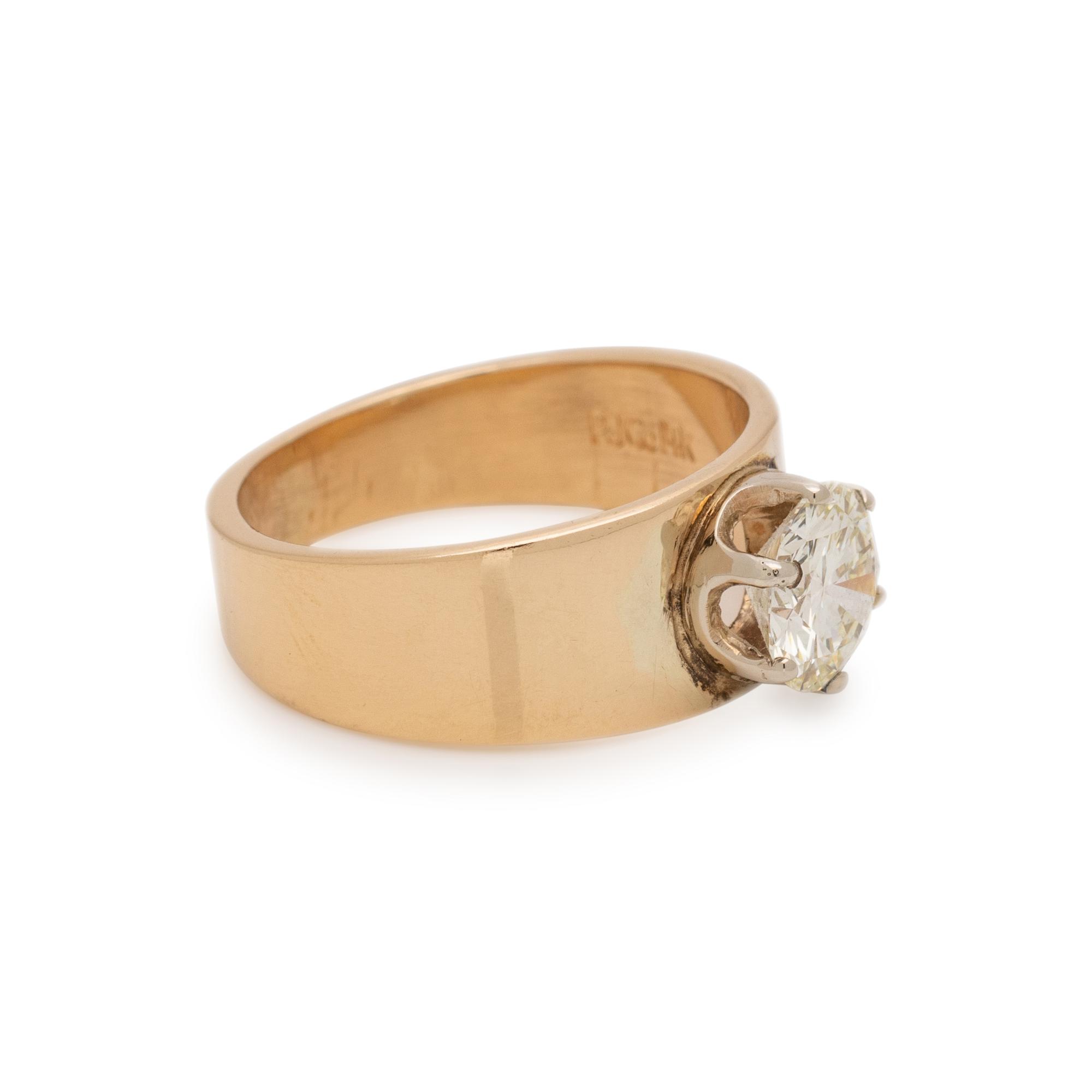 YELLOW GOLD AND DIAMOND RING