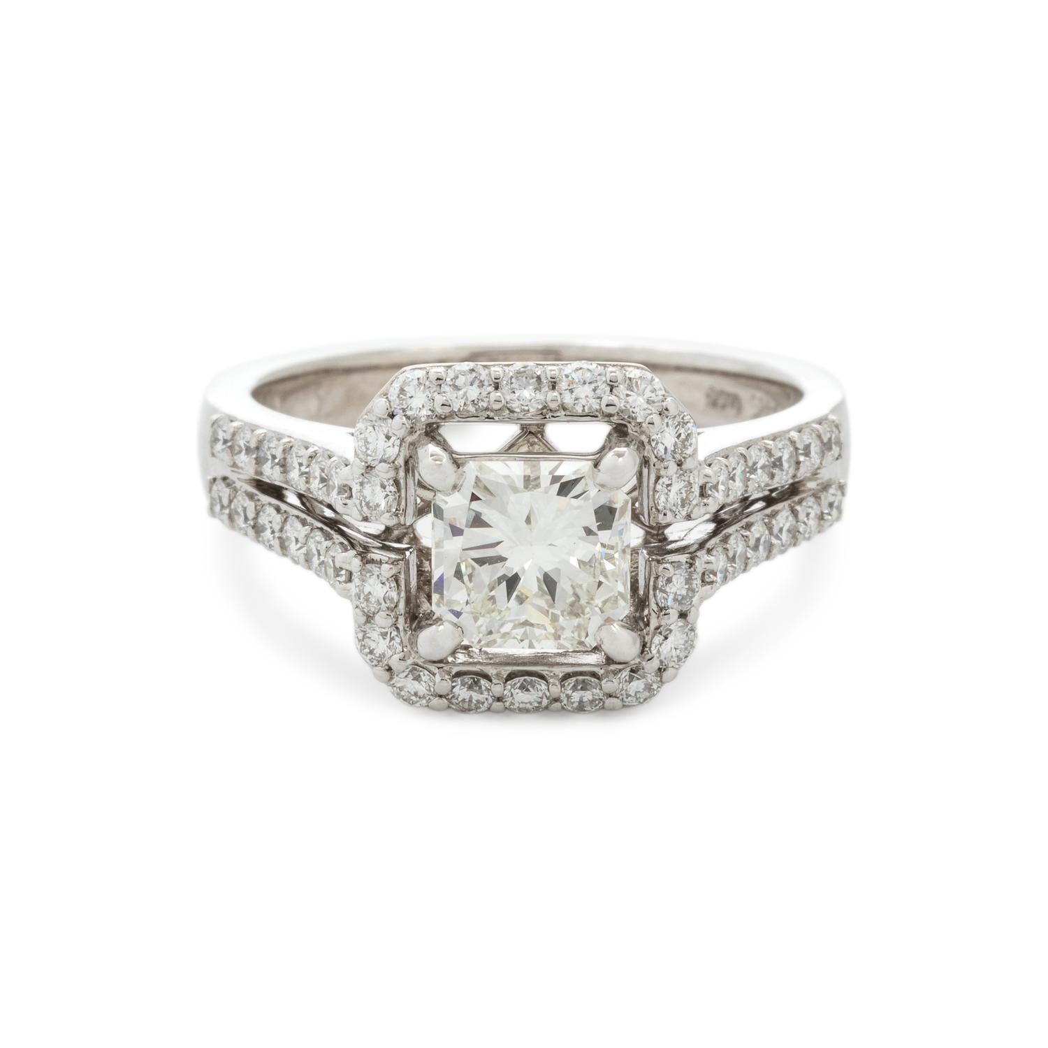 DIAMOND RING