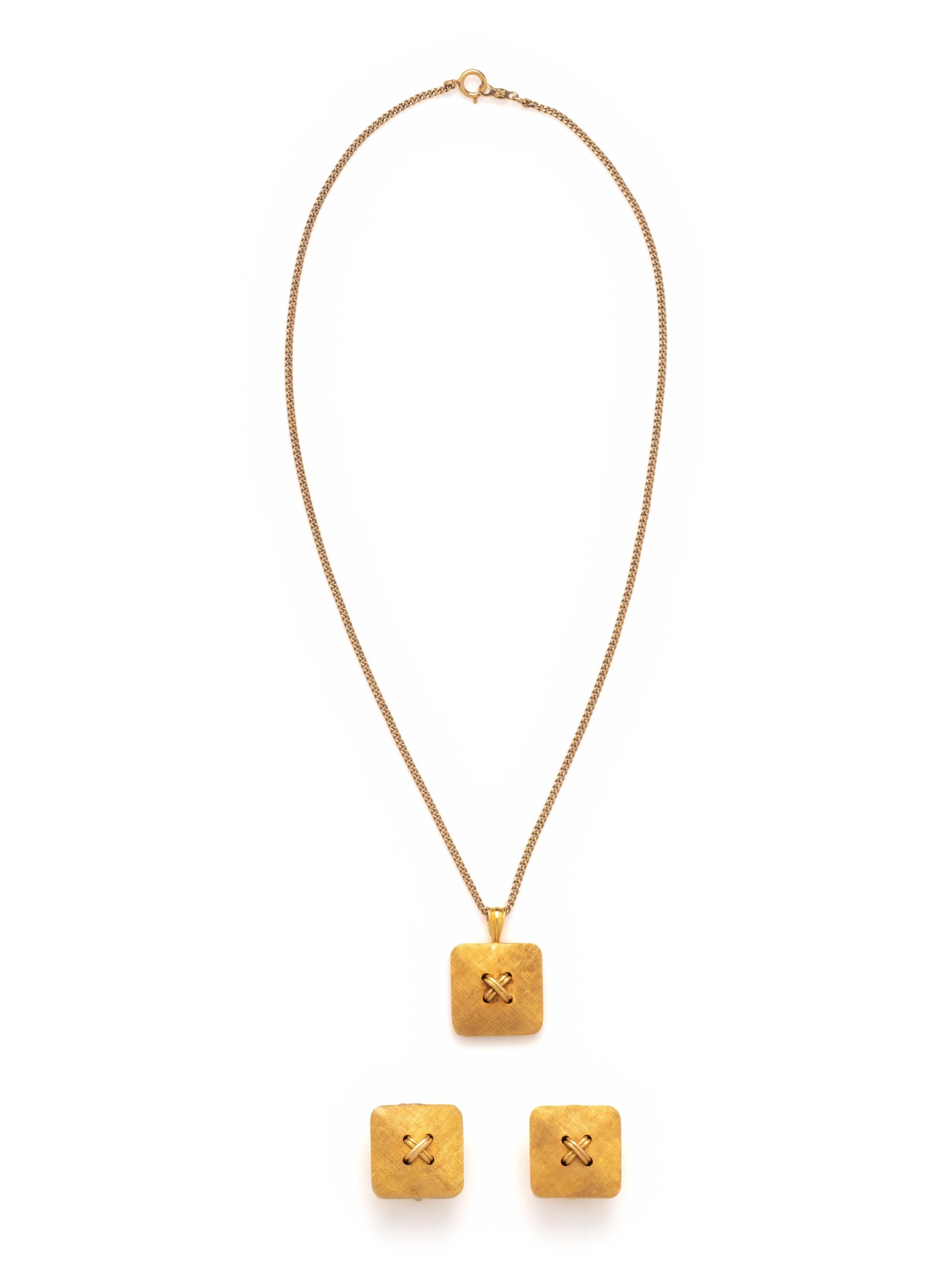 COLLECTION OF YELLOW GOLD BUTTON JEWELRY