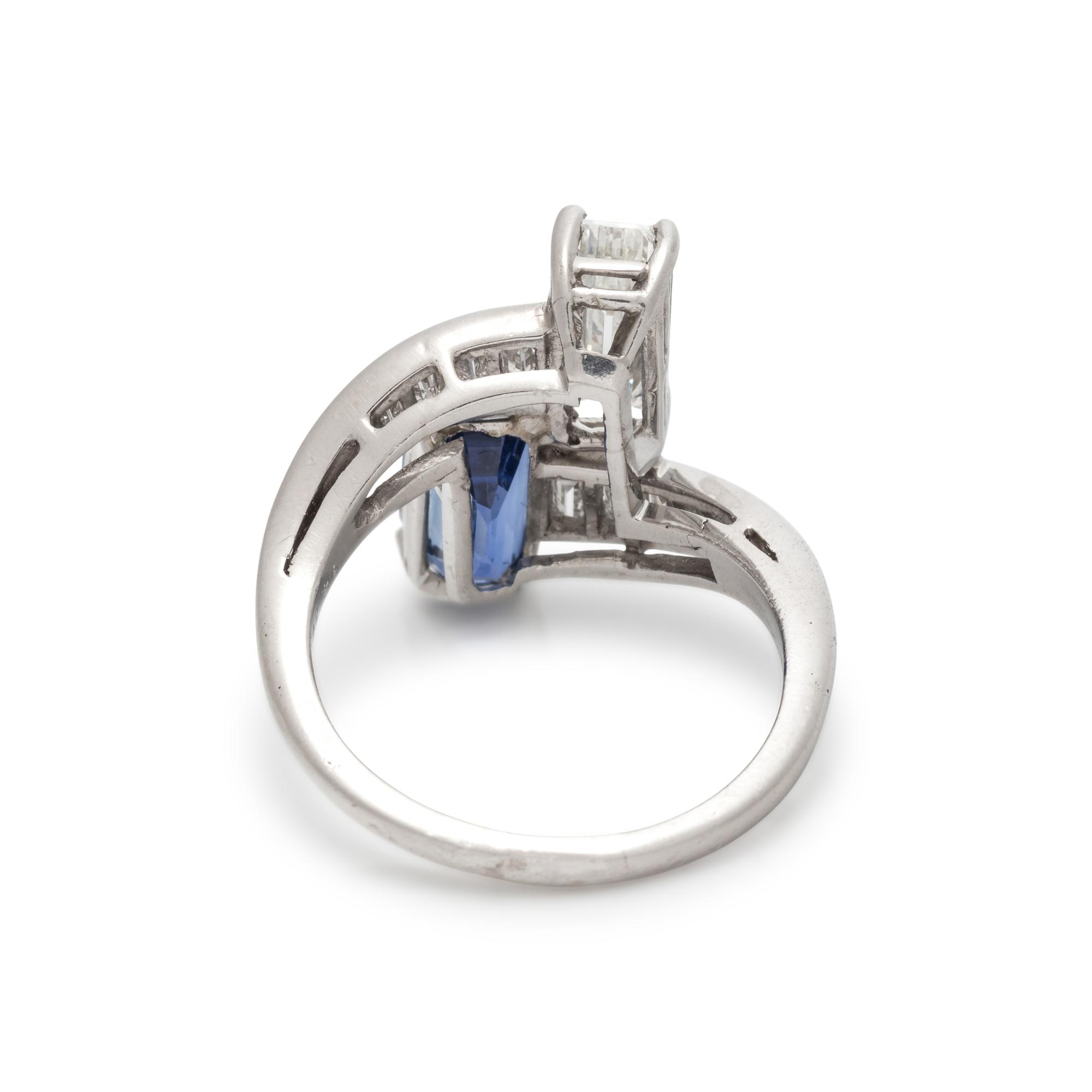 DIAMOND AND SAPPHIRE 'TOI ET MOI' RING