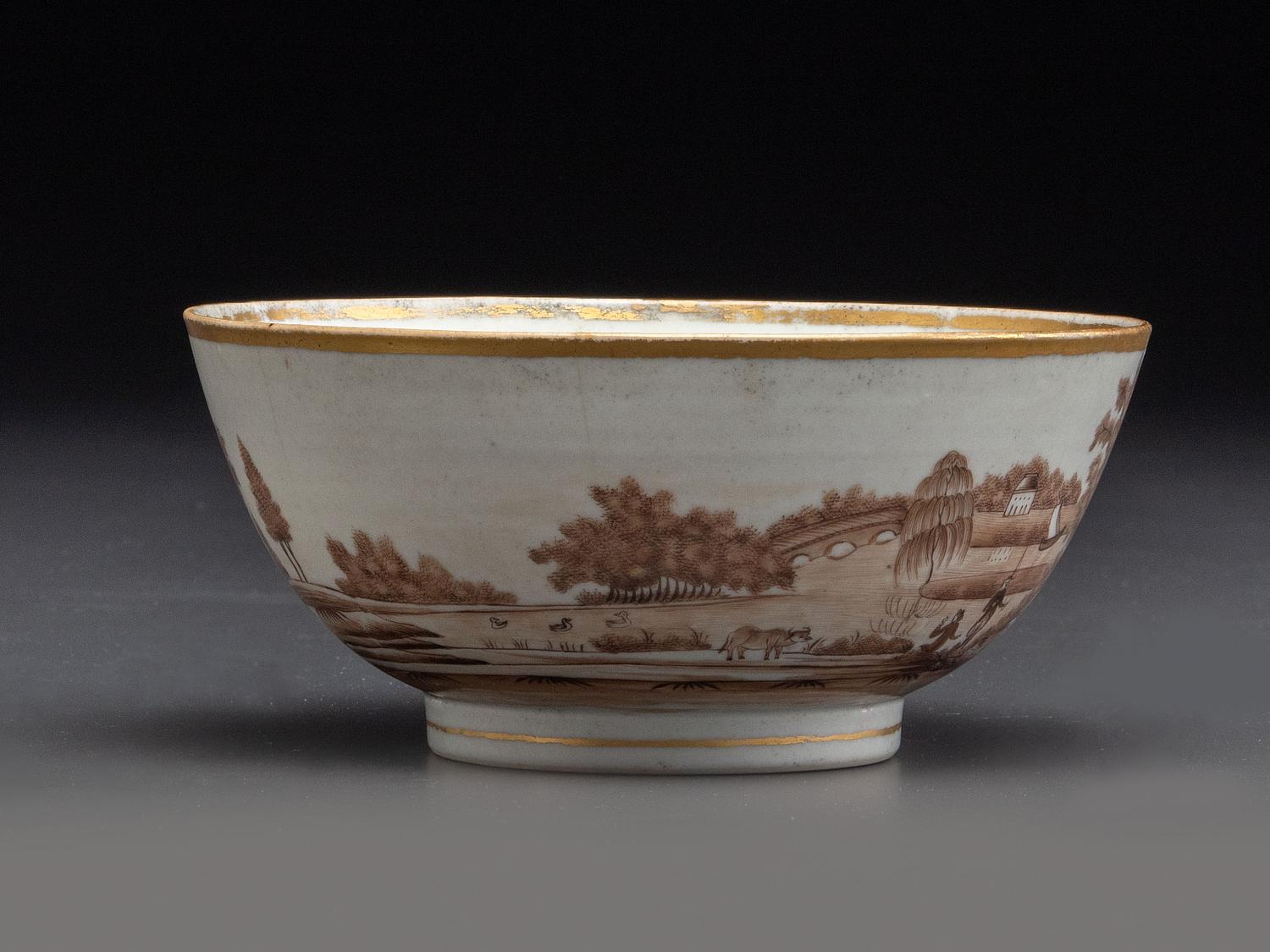 Four Chinese Export Porcelain Articles