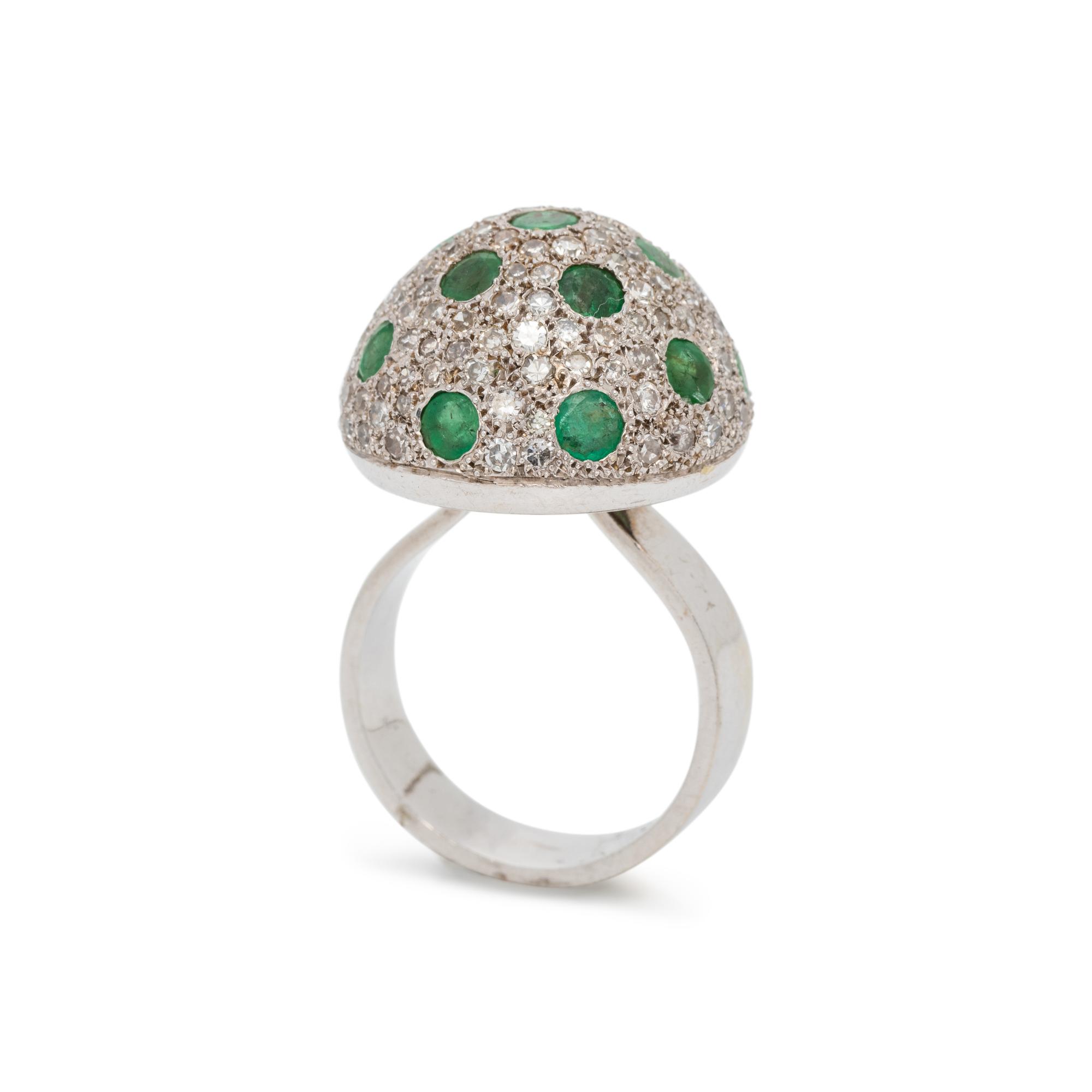 EMERALD AND DIAMOND RING