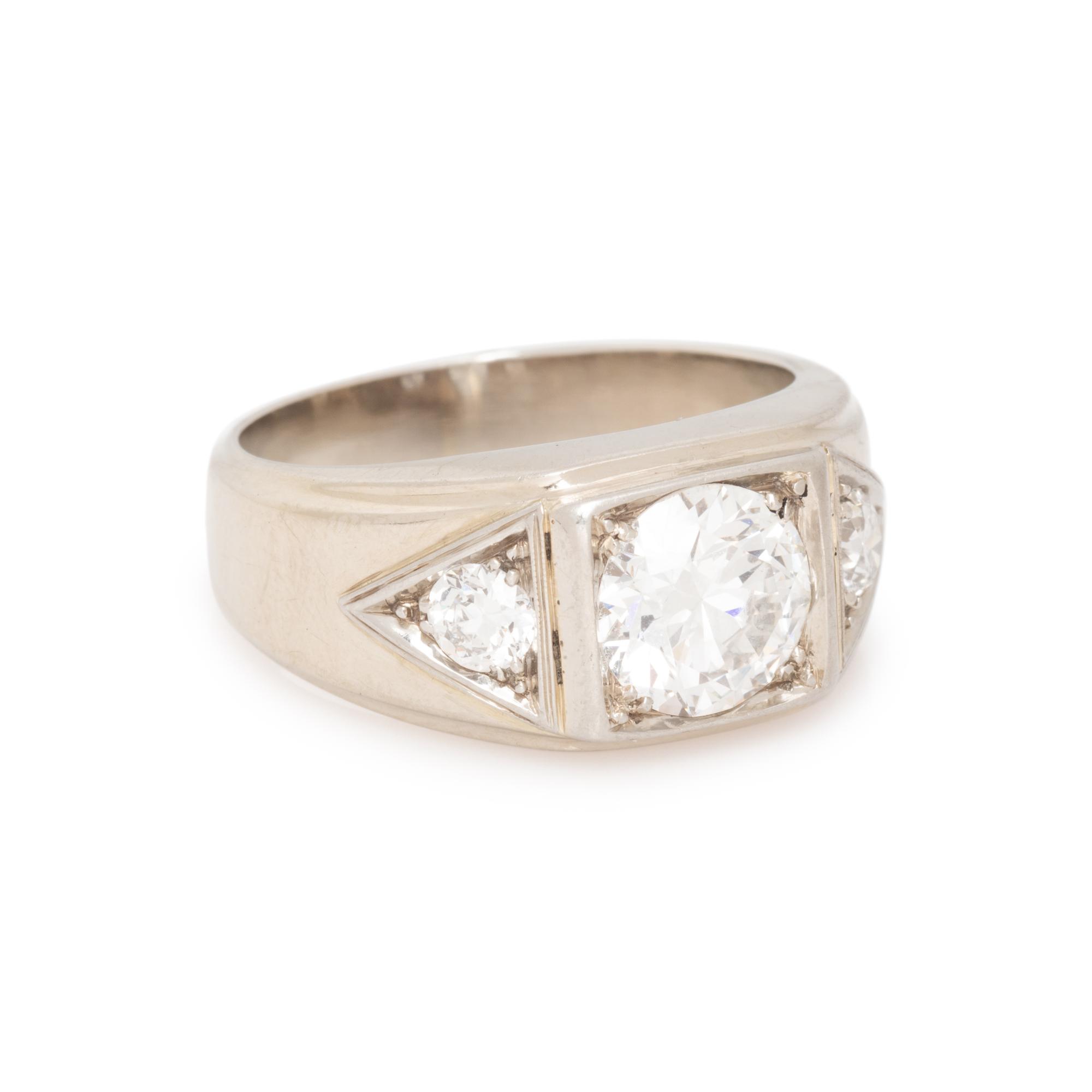 WHITE GOLD AND DIAMOND RING