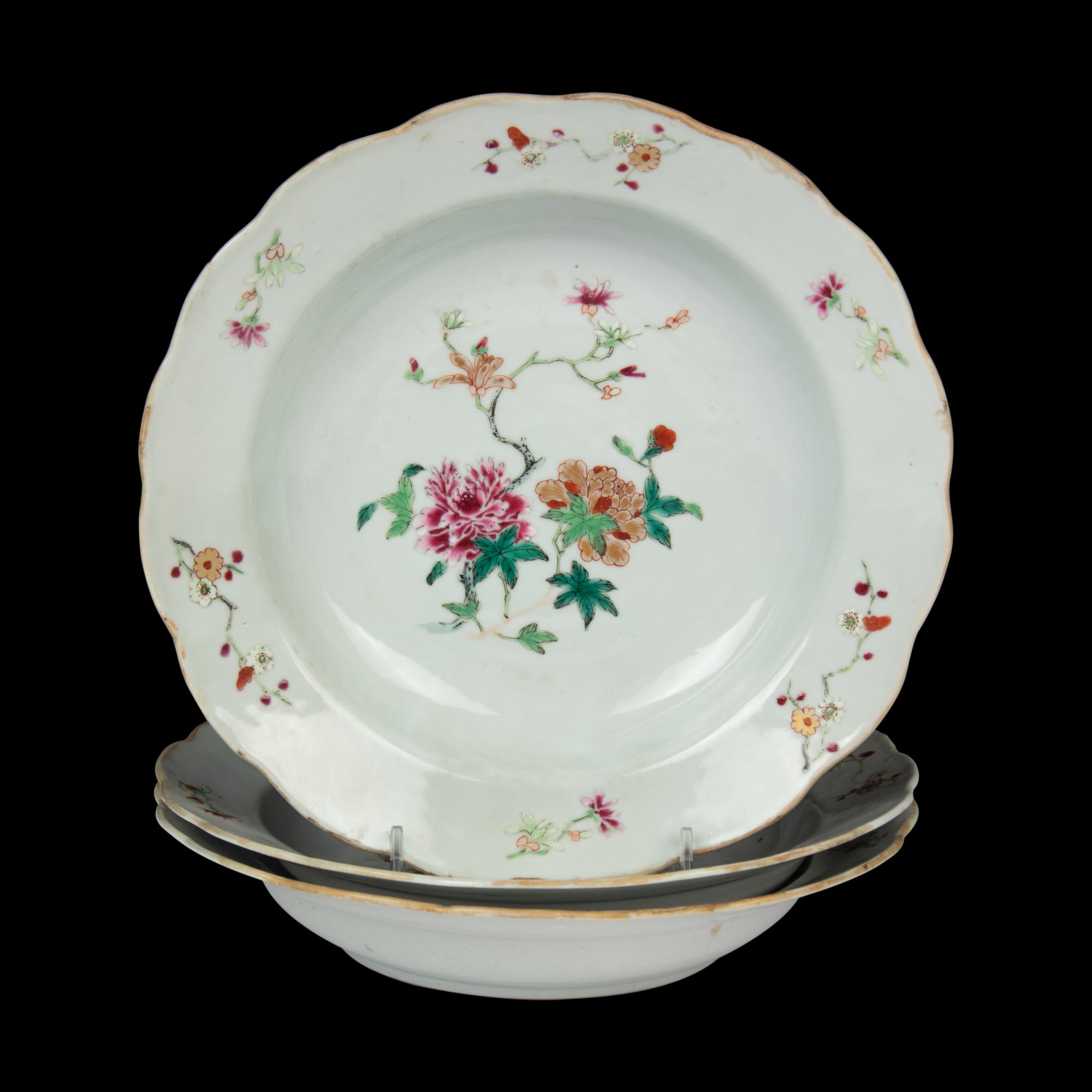 A Set of Three Chinese Export Famille Rose Porcelain Plates