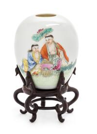 A Chinese Famille Rose Porcelain Jar