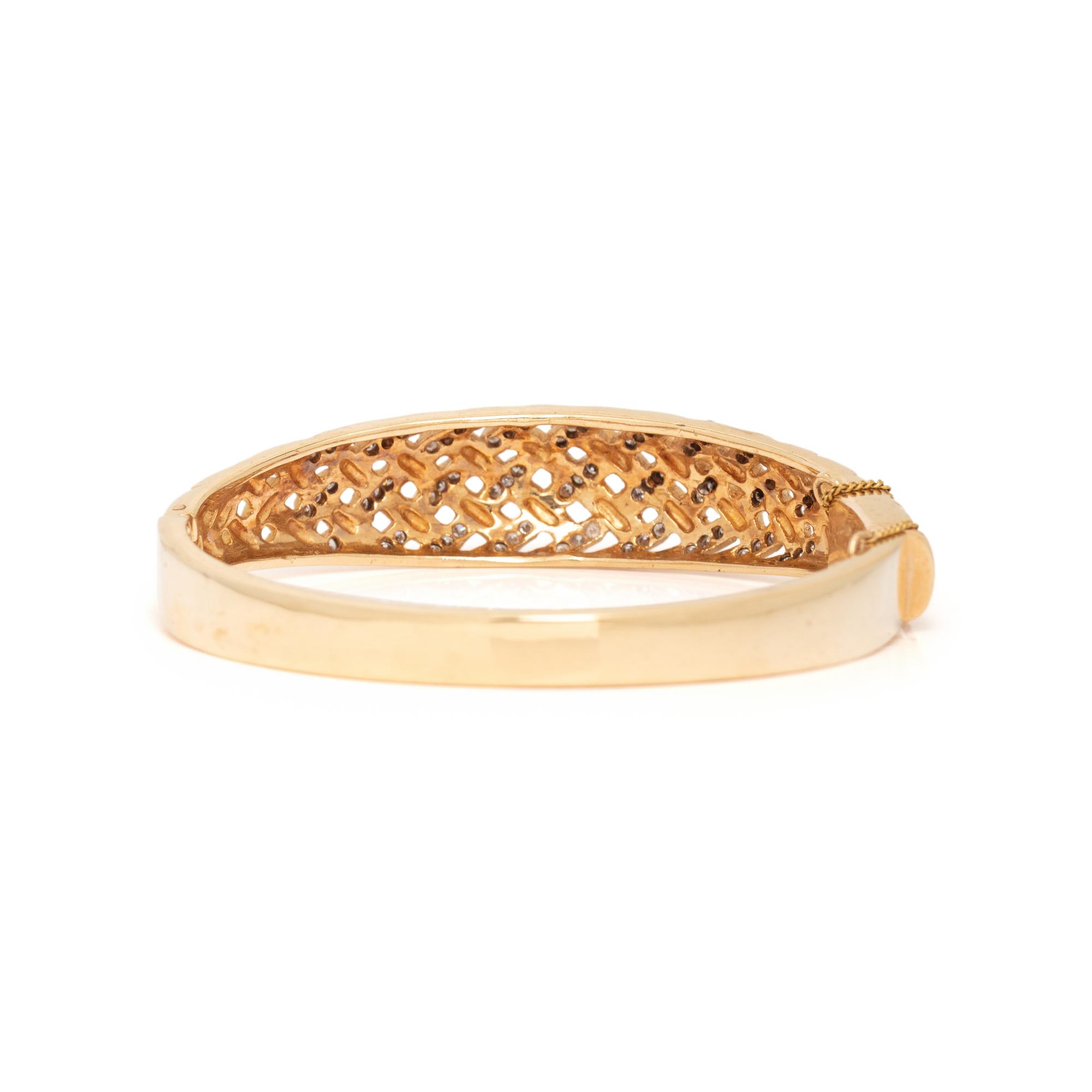 YELLOW GOLD, DIAMOND AND ENAMEL BRACELET