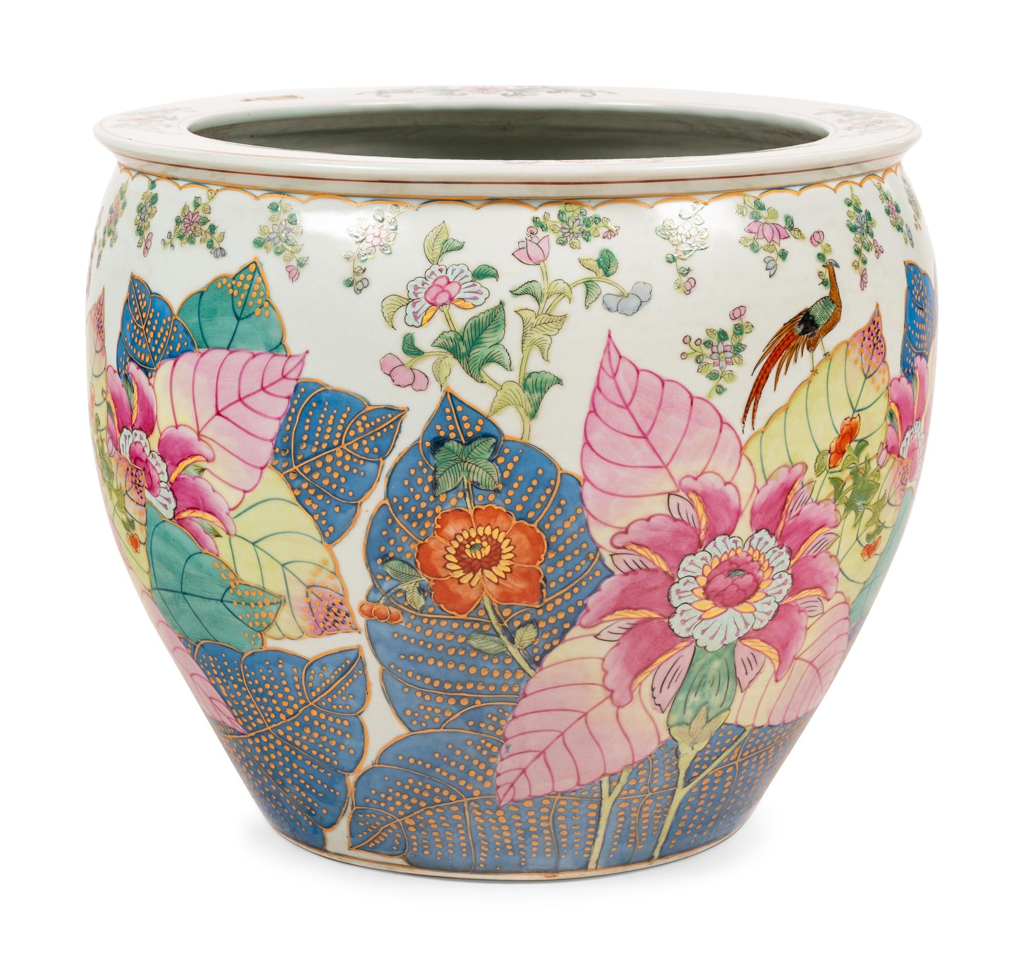 A Chinese Export Porcelain "Tobacco Leaf" Jardinière