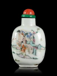 A Famille Rose Porcelain Snuff Bottle