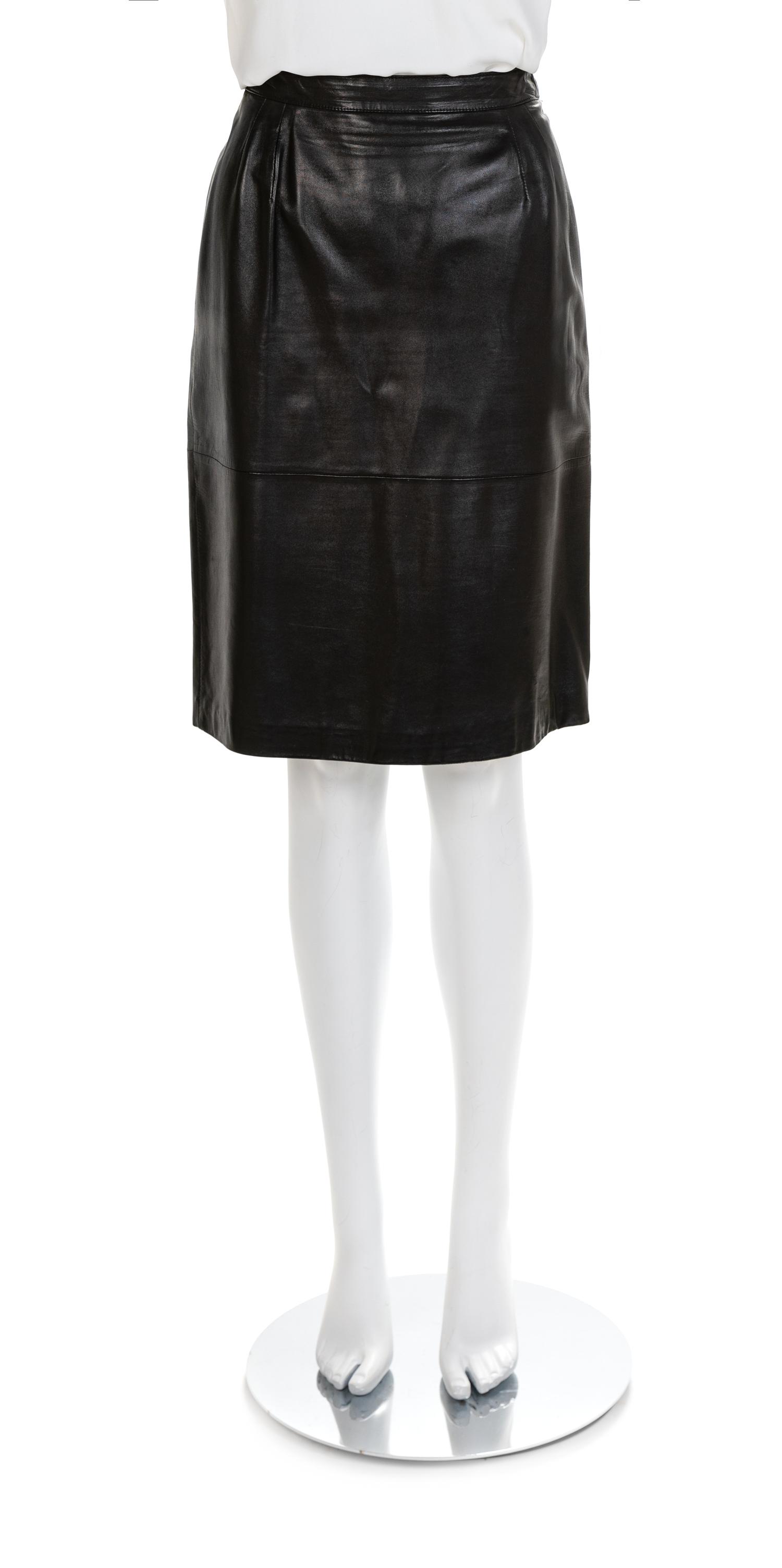 Valentino Black Leather Skirt, 1990-2000s Size label: 44