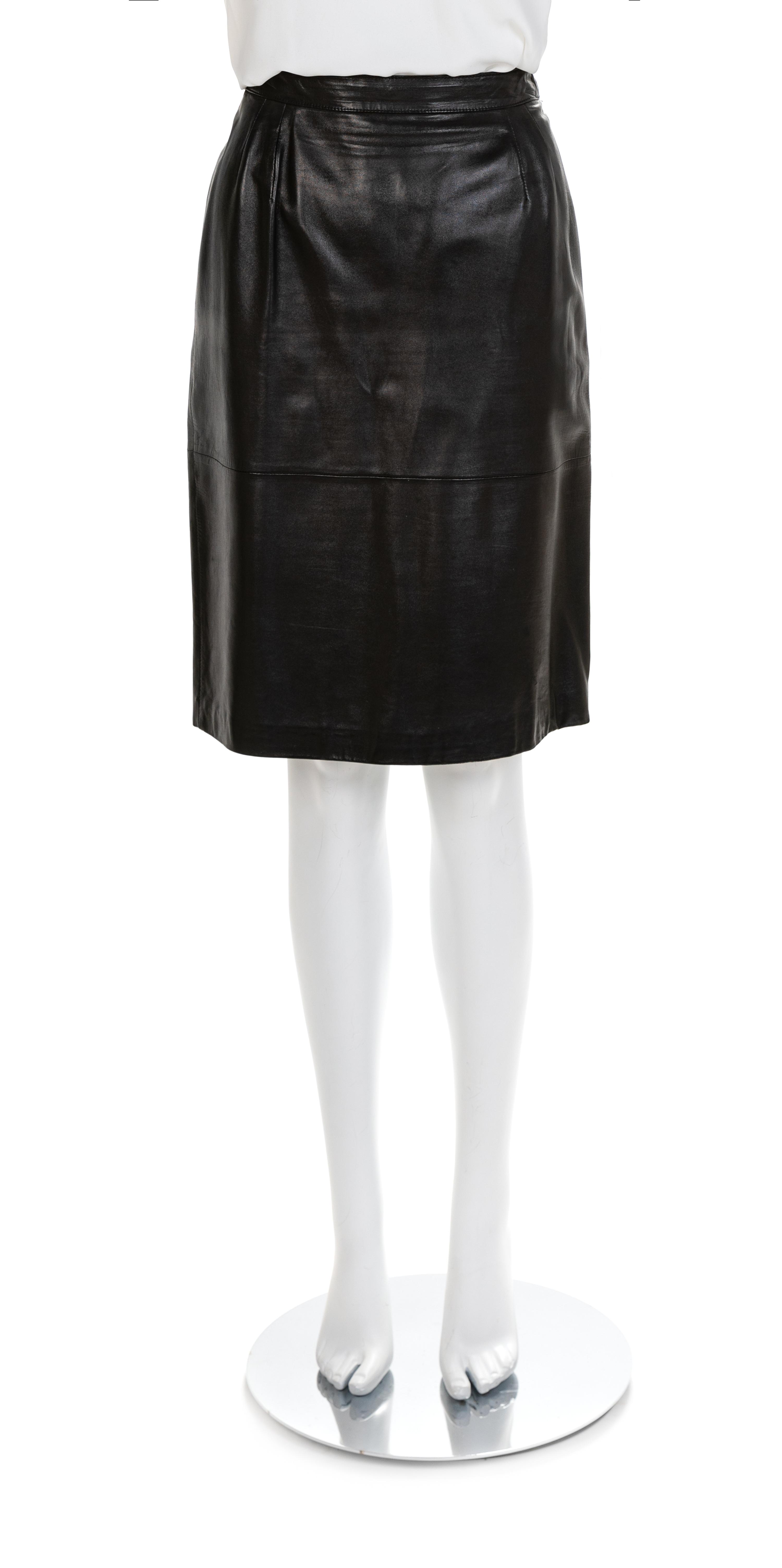 Valentino Black Leather Skirt, 1990-2000s Size label: 44