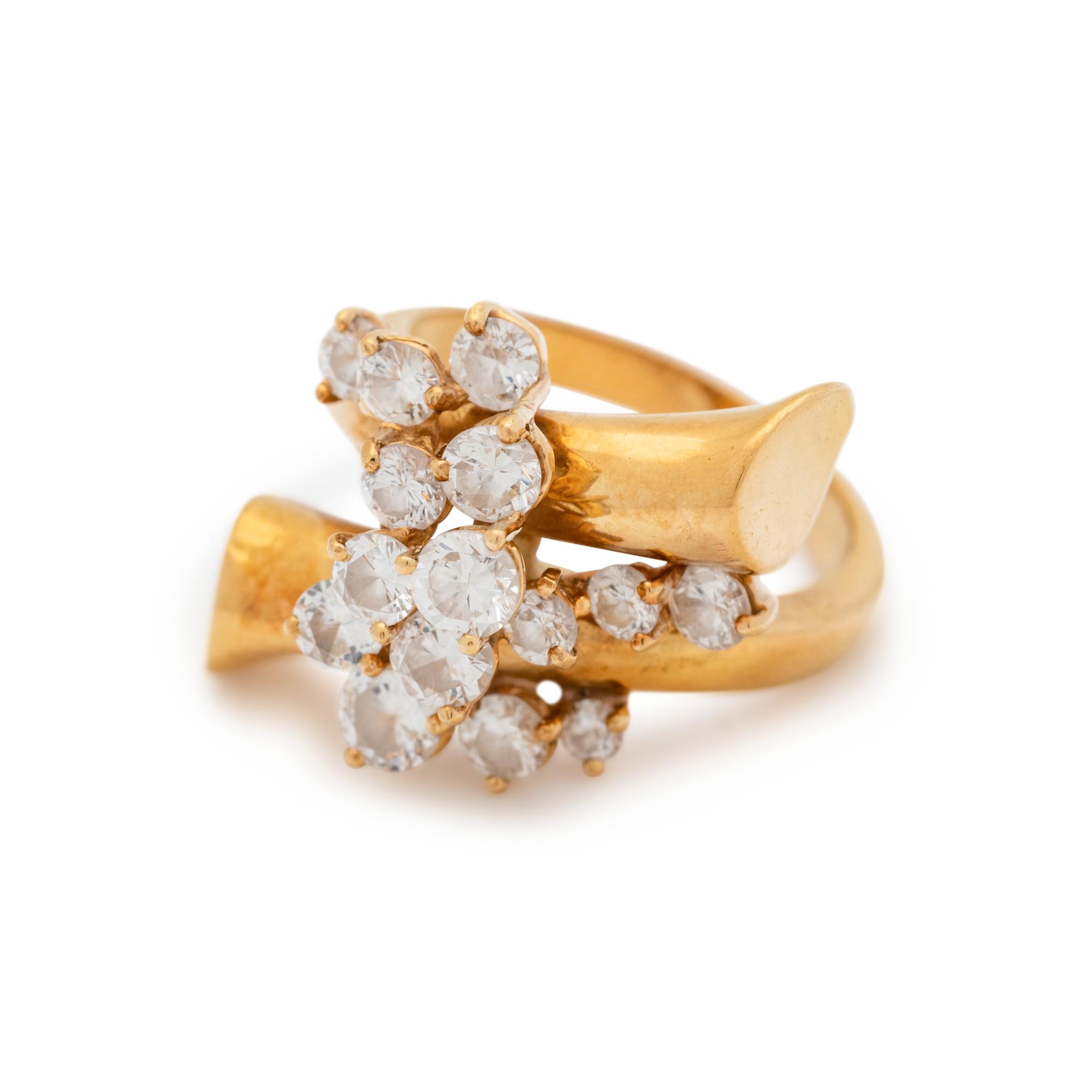 YELLOW GOLD AND DIAMOND RING
